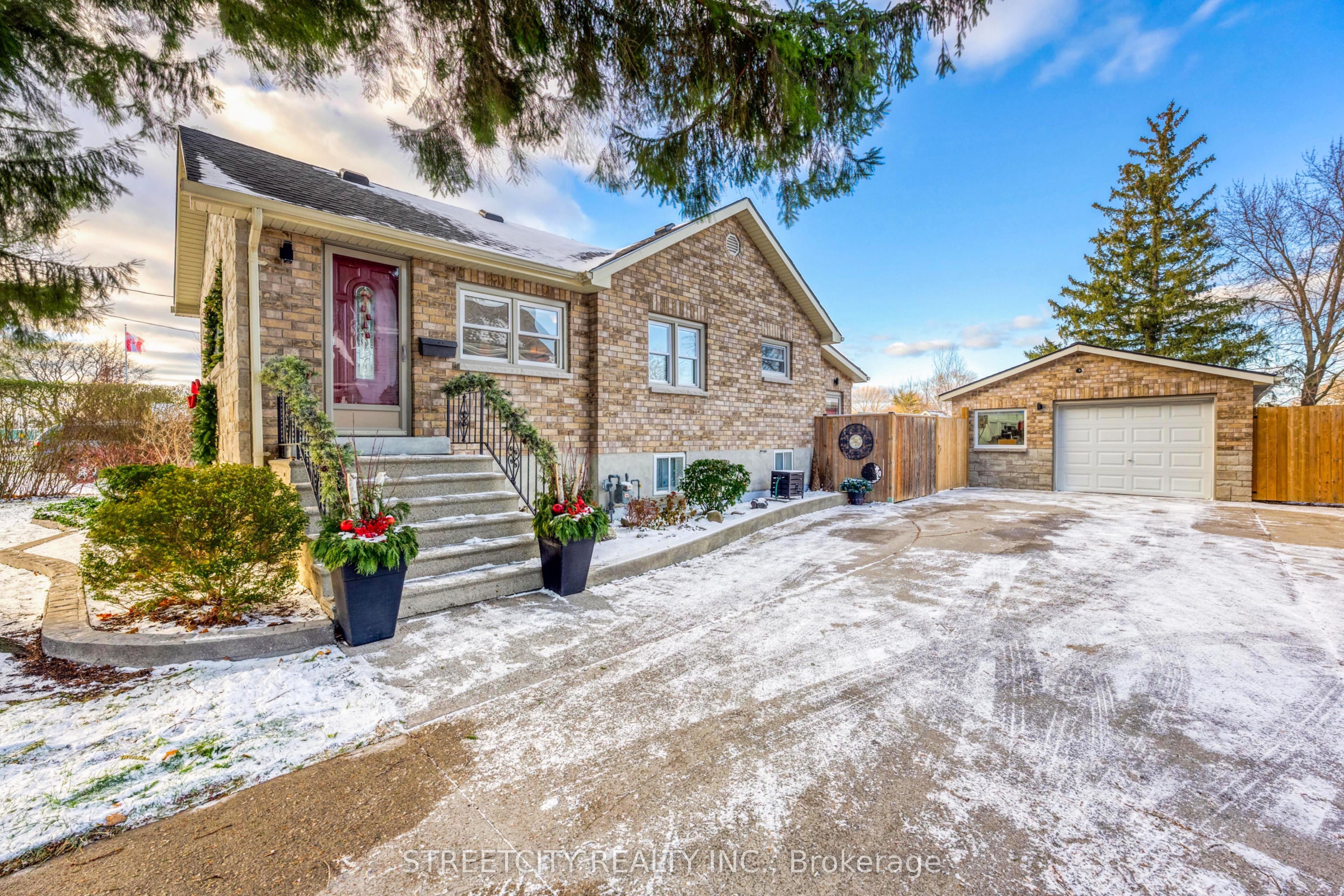 736 Devine Street Property Photo
