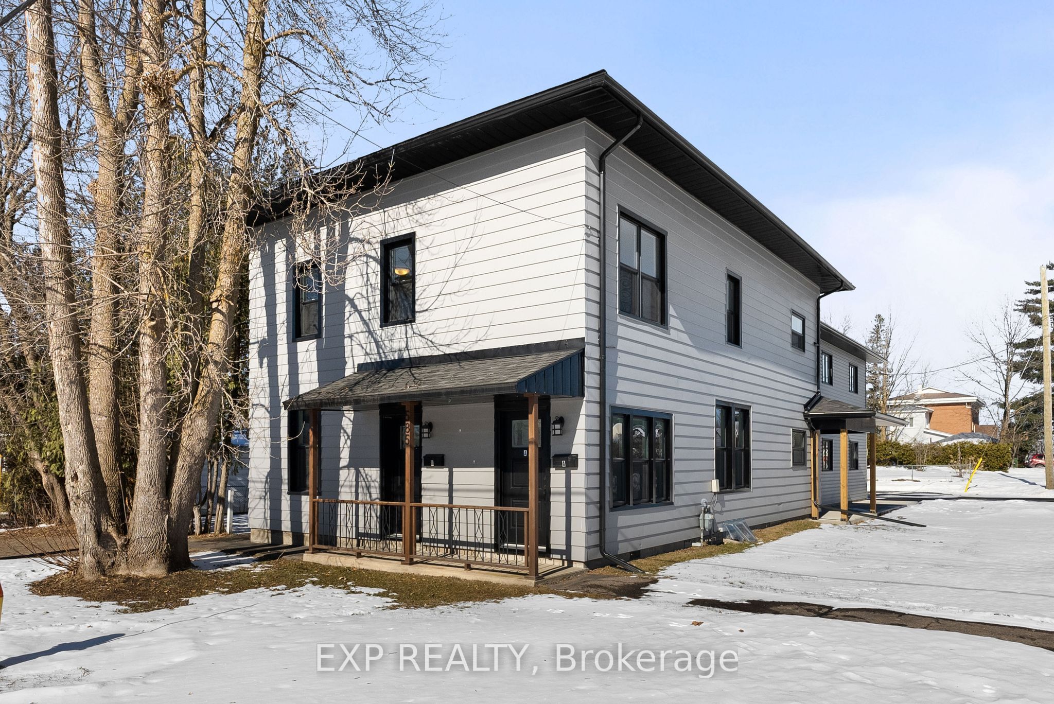585 Perth Street Property Photo