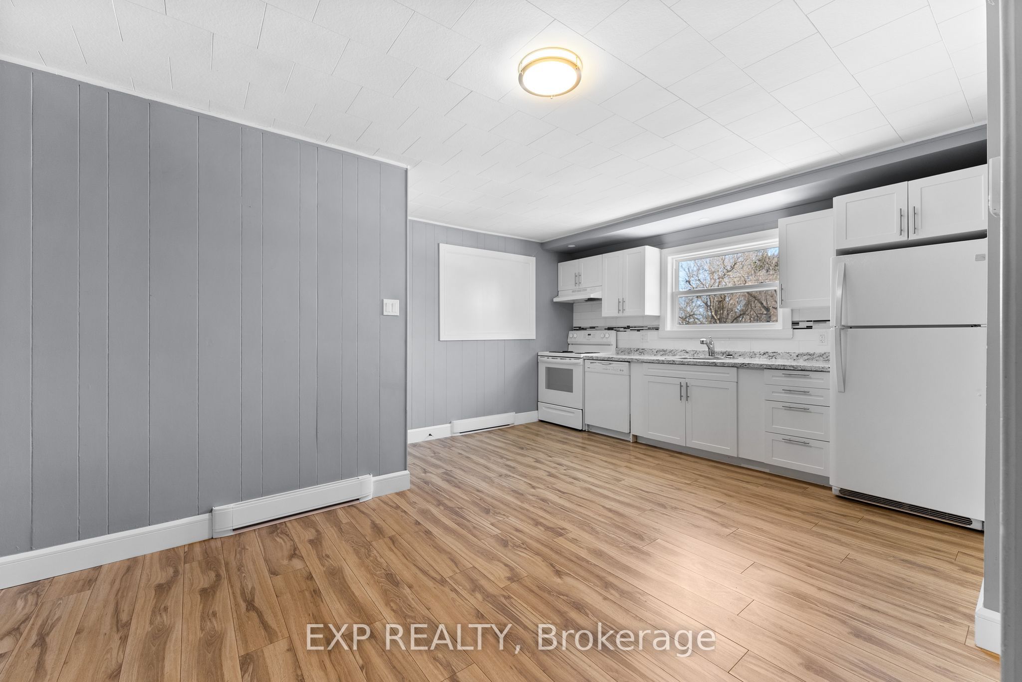 585 Perth Street Property Photo 30