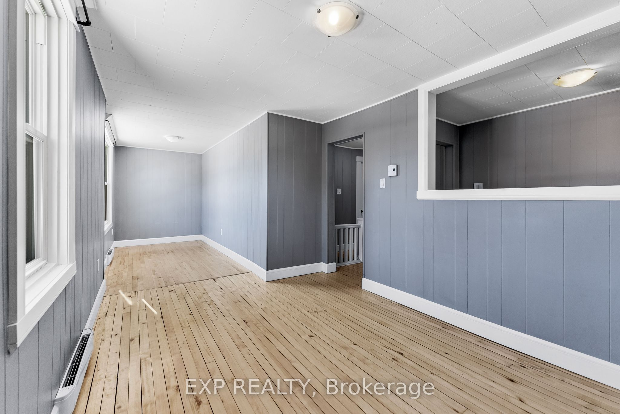 585 Perth Street Property Photo 31
