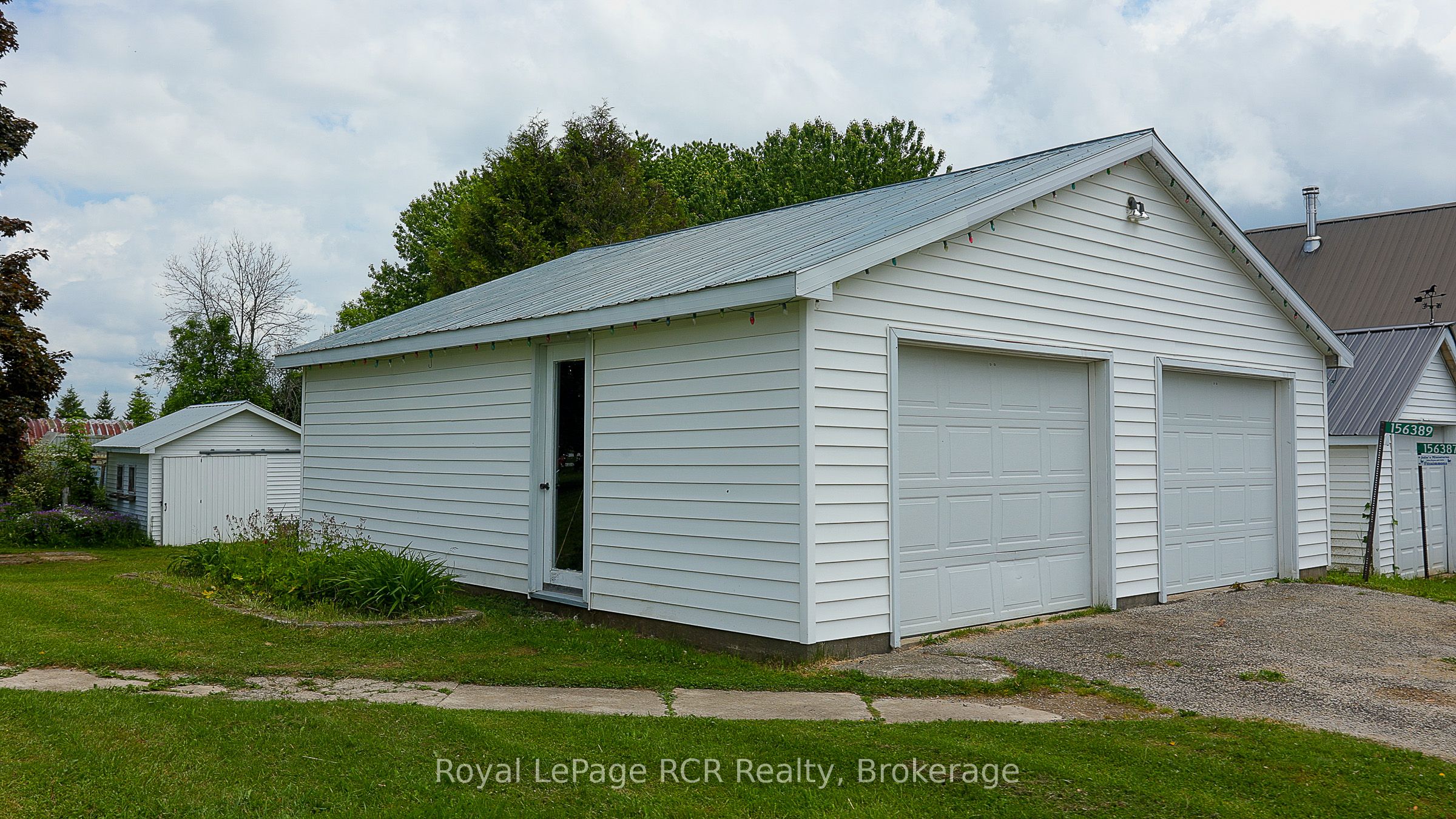 156389 7th Line Property Photo 3
