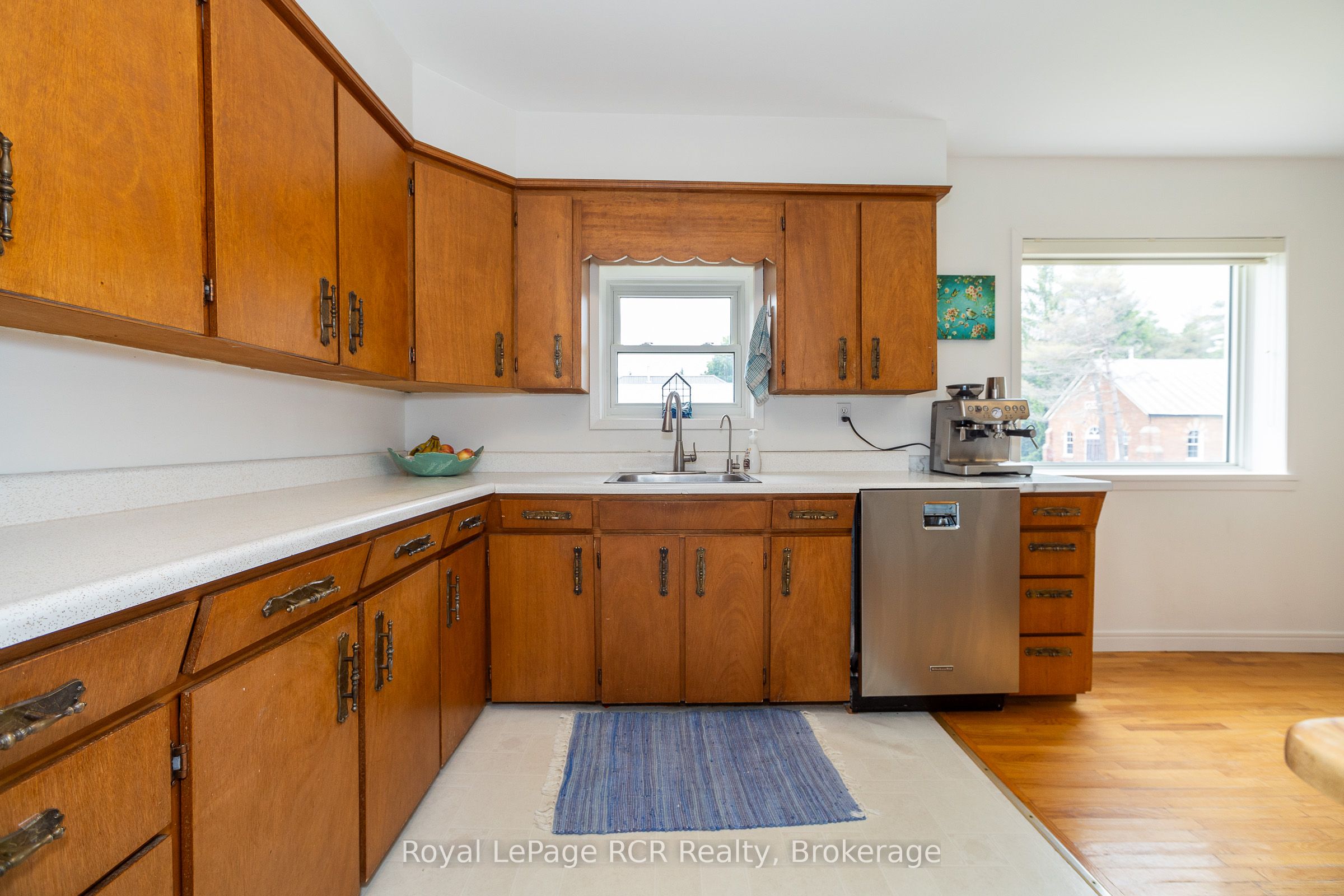 156389 7th Line Property Photo 9