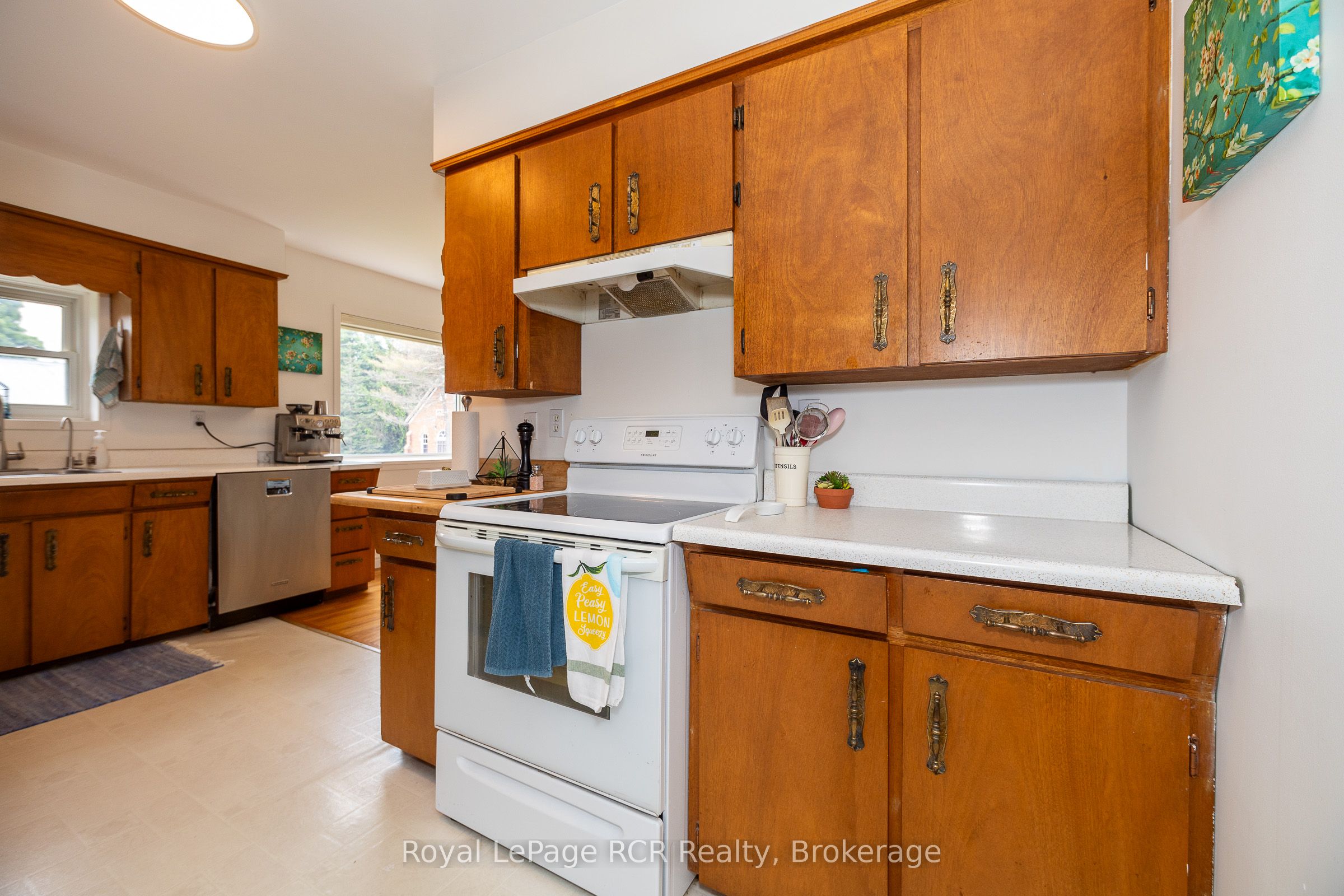 156389 7th Line Property Photo 10