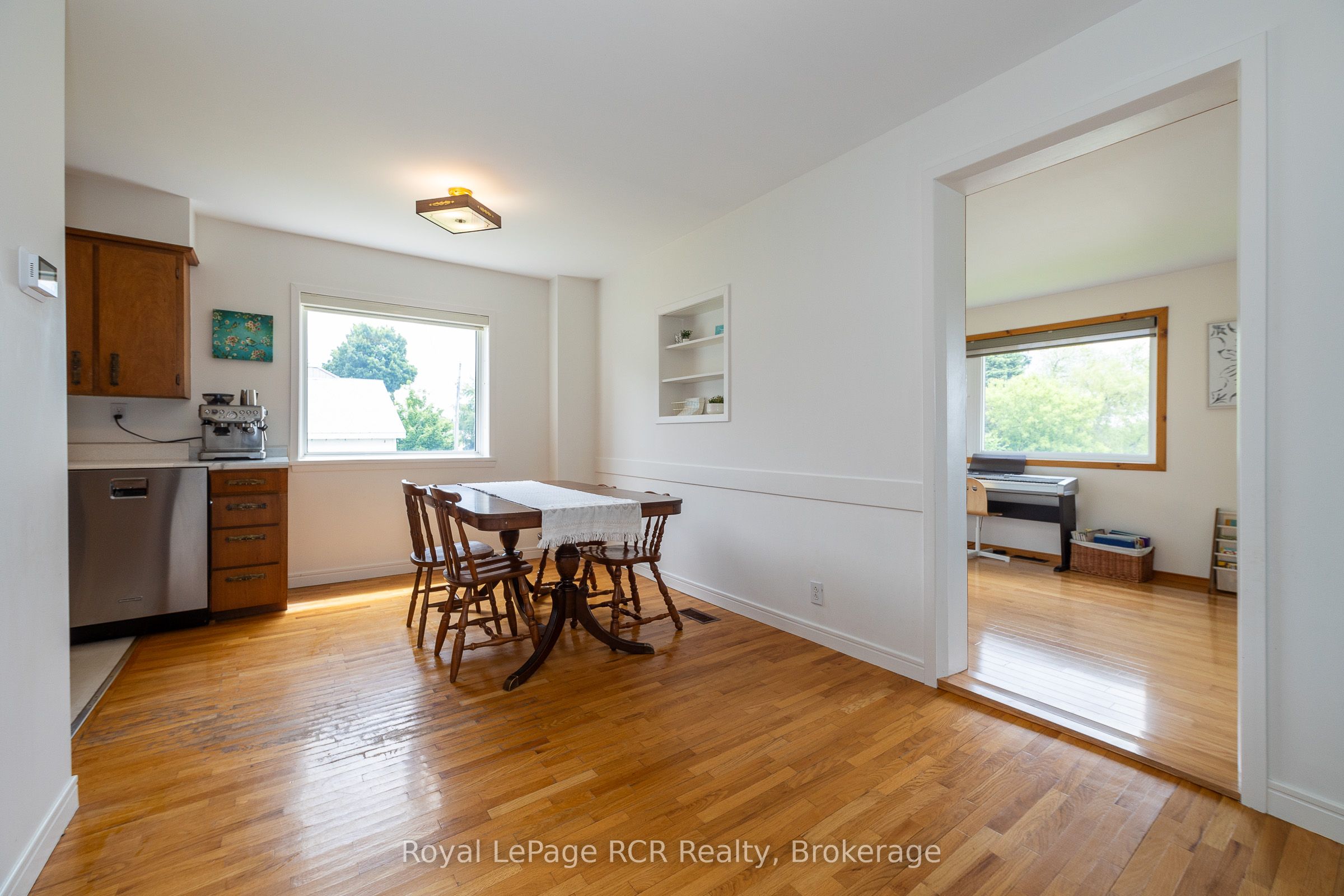 156389 7th Line Property Photo 14
