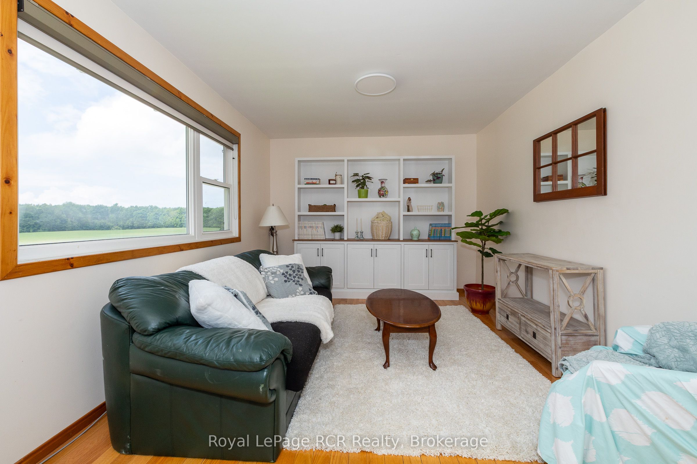 156389 7th Line Property Photo 15
