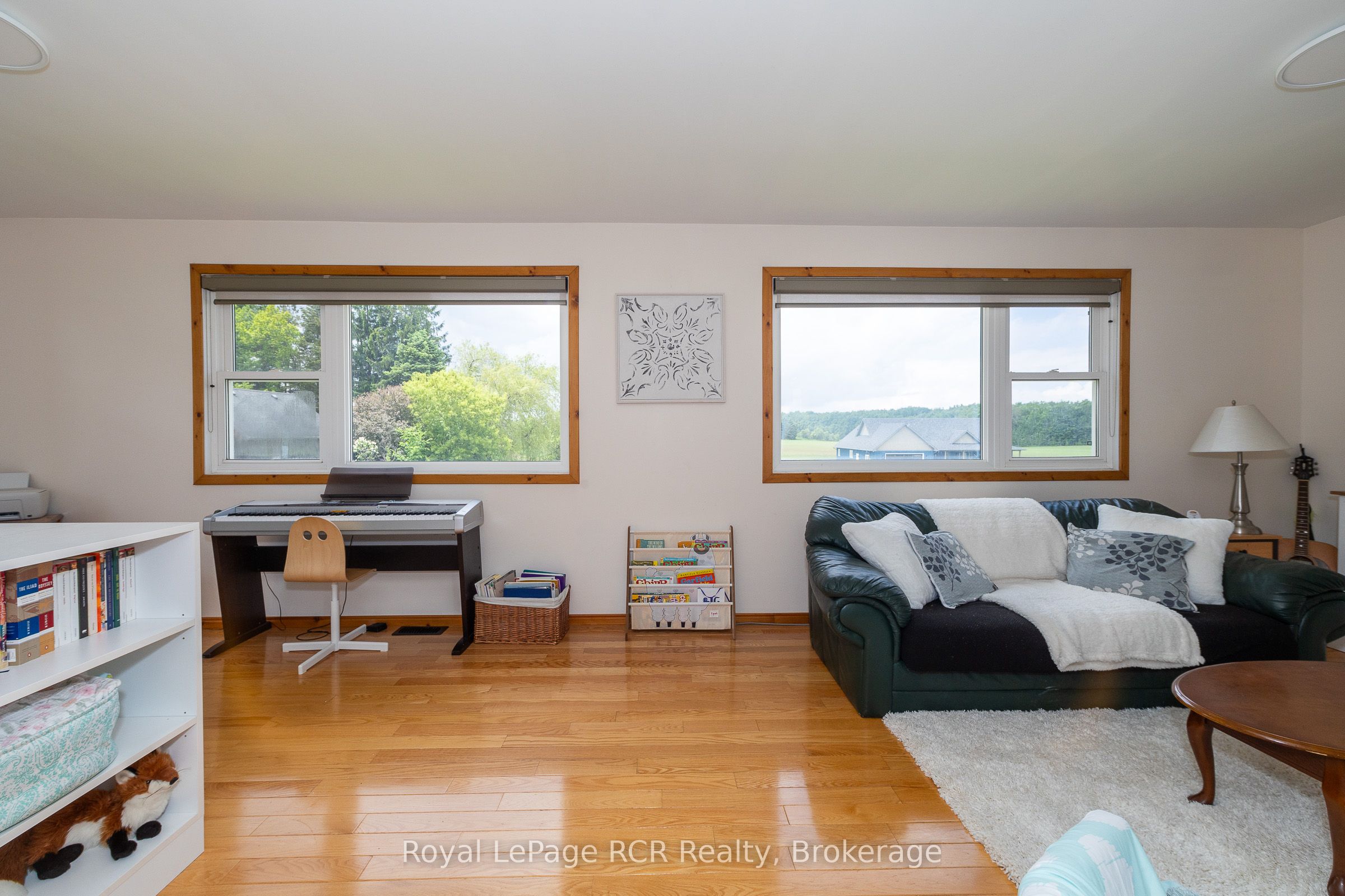 156389 7th Line Property Photo 16