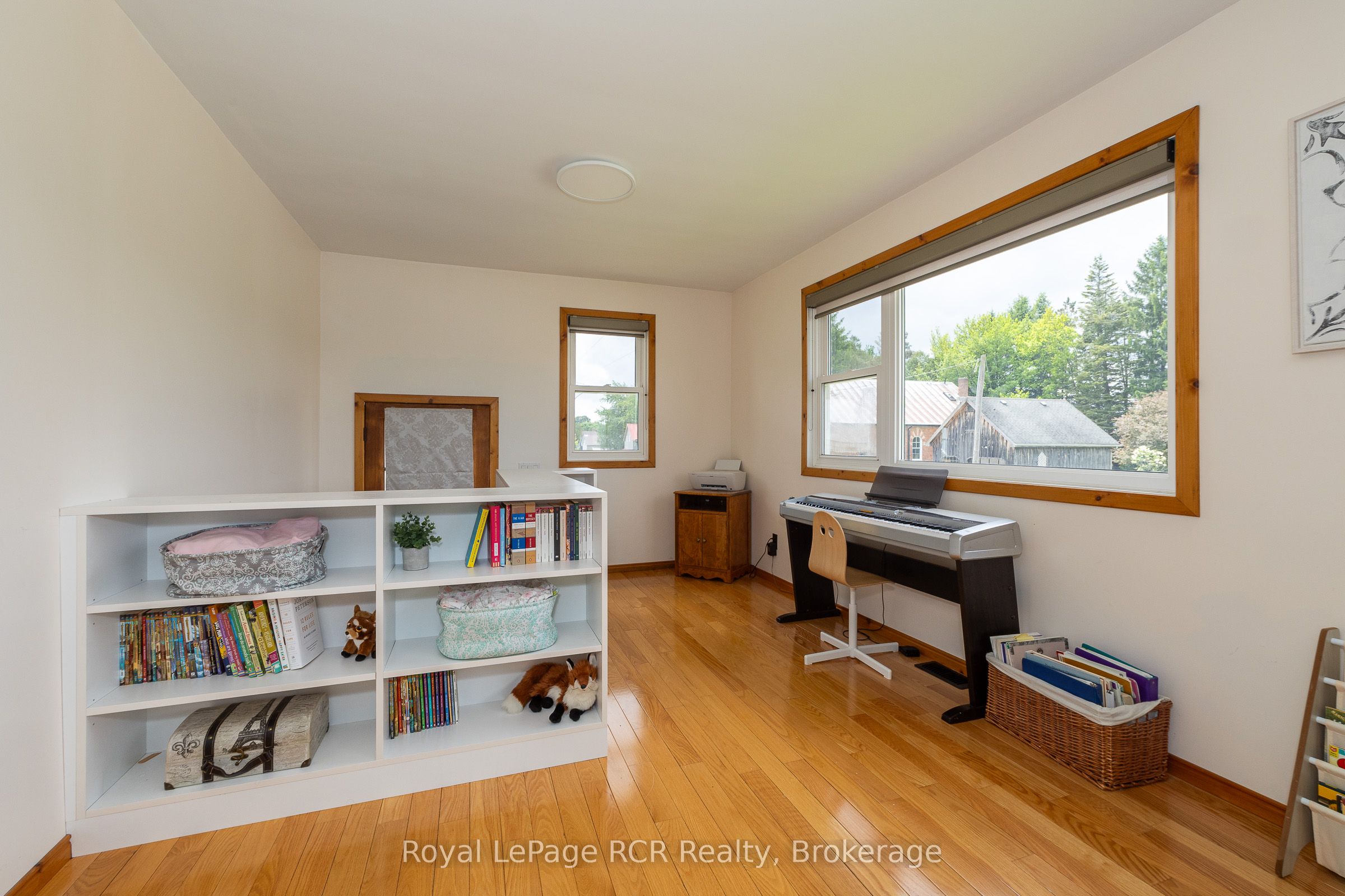 156389 7th Line Property Photo 17