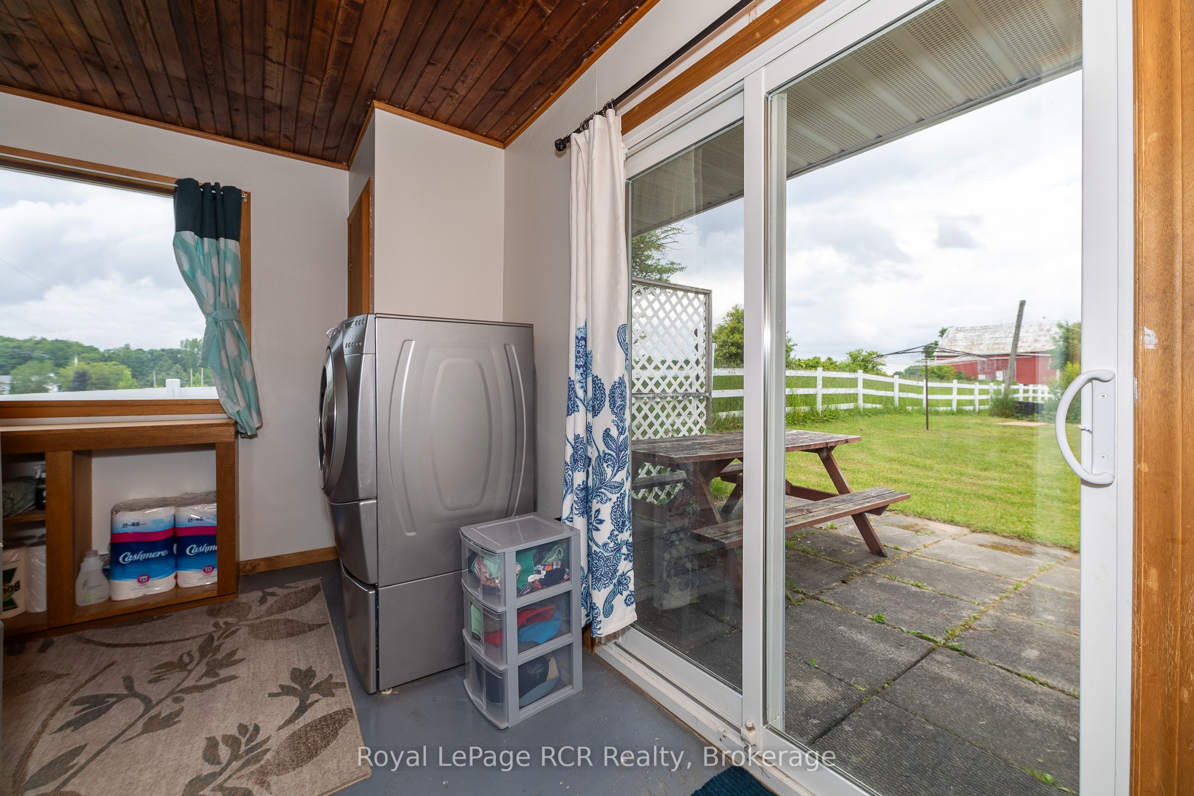 156389 7th Line Property Photo 33