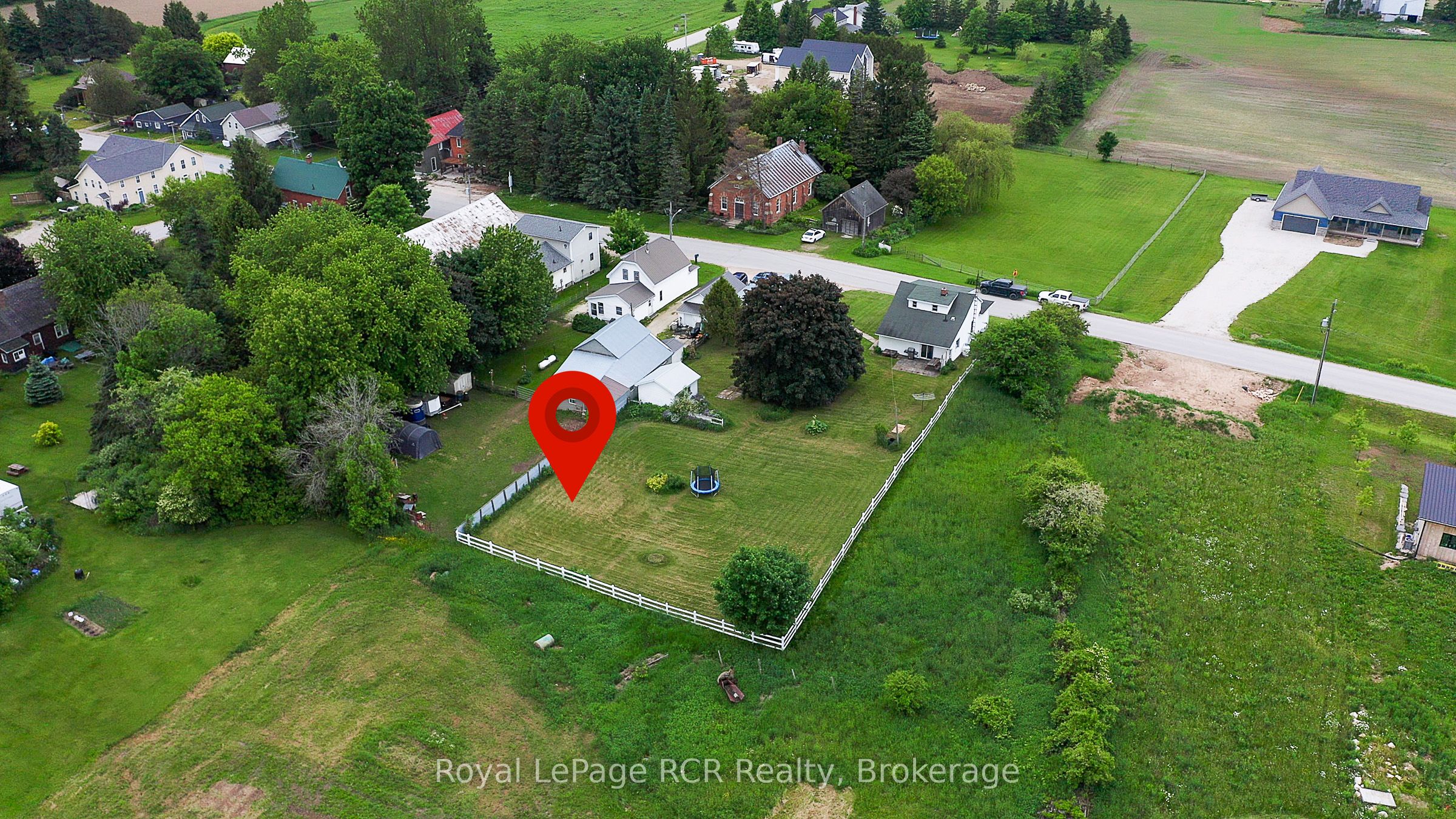 156389 7th Line Property Photo 44