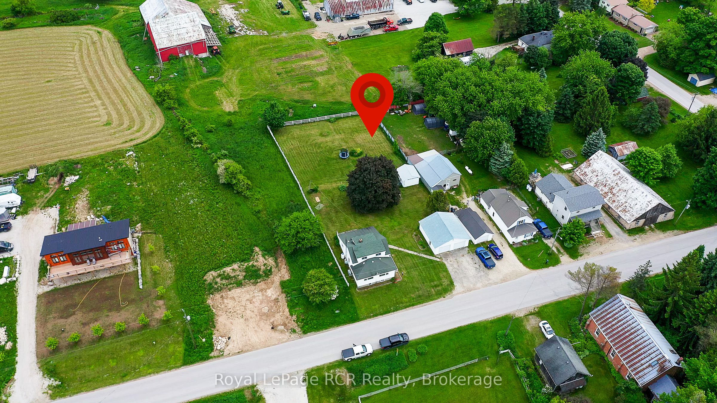 156389 7th Line Property Photo 45
