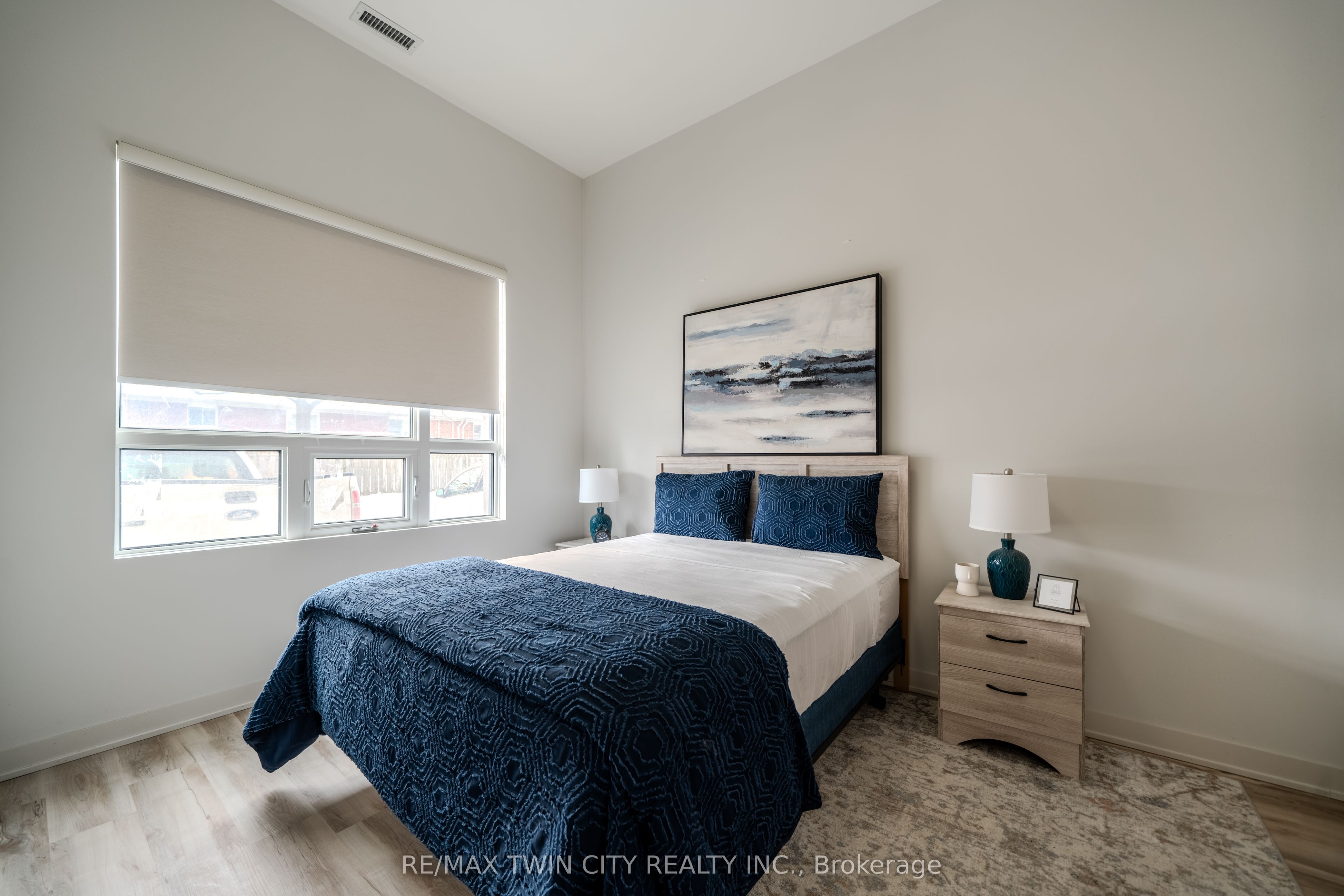 152 North Park Street 204 Property Photo 7