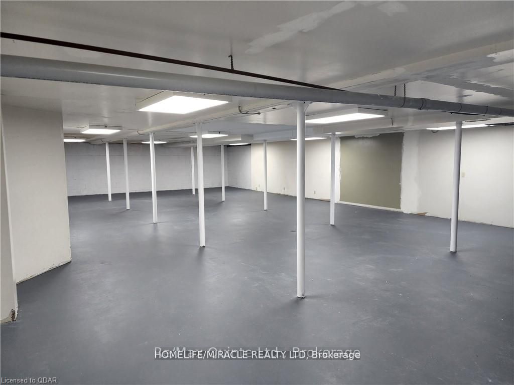 #5 - 257 Dundas Street Property Photo 6