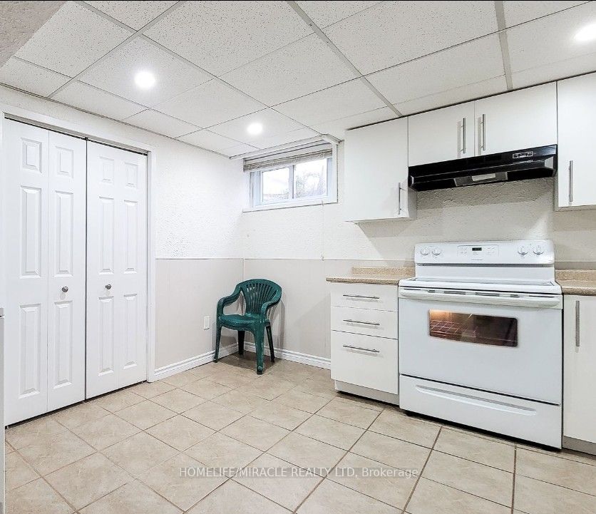 7150 Douglas Crescent Property Photo 13