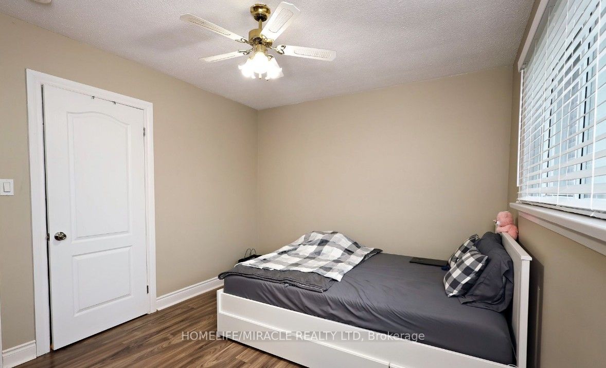 7150 Douglas Crescent Property Photo 17