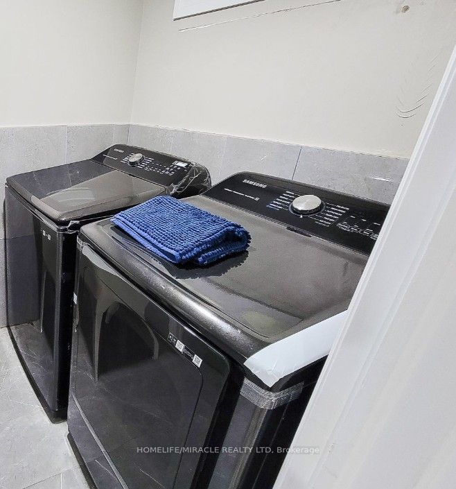 7150 Douglas Crescent Property Photo 30