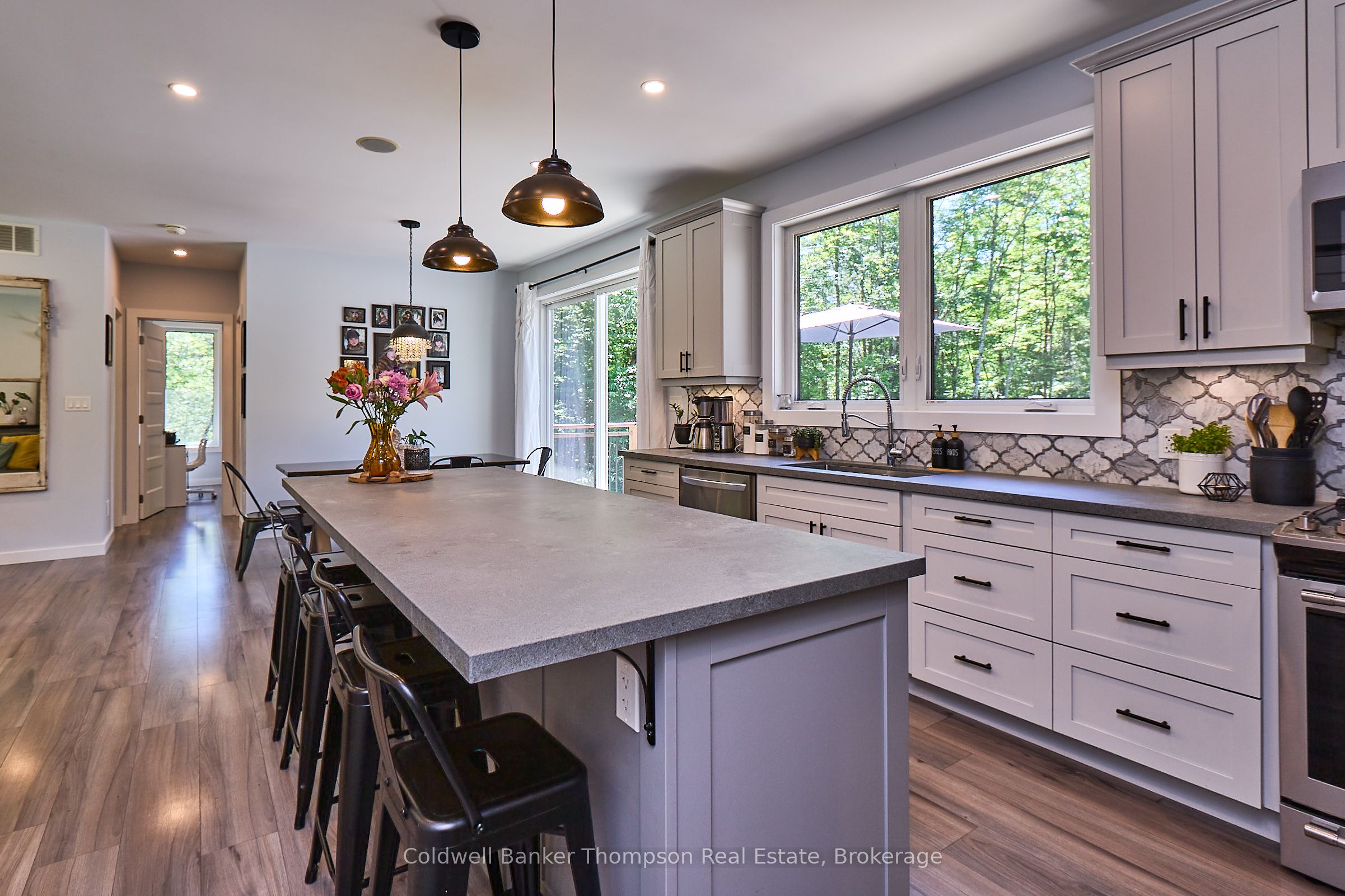575 Britannia Road Property Photo 12