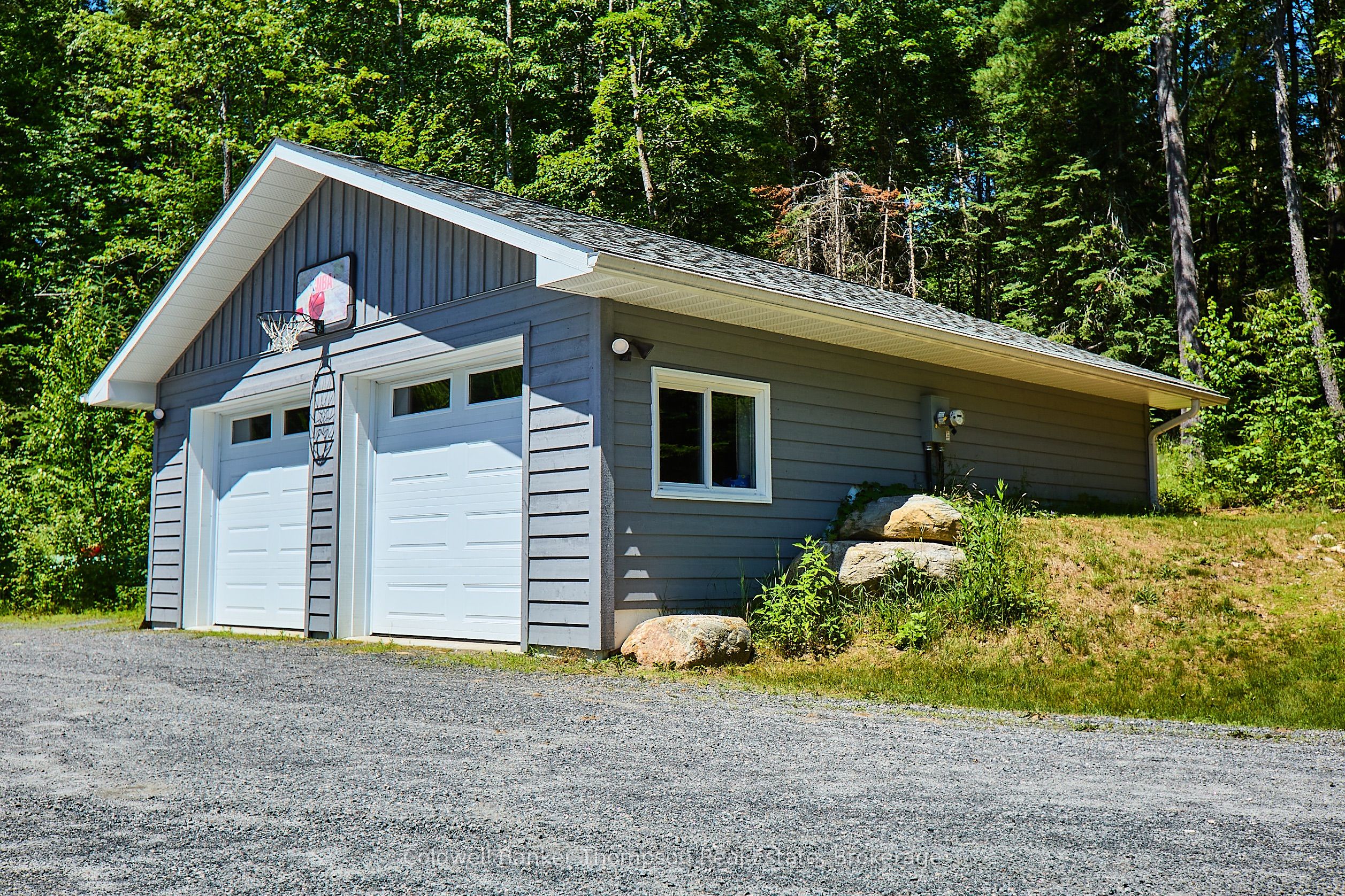 575 Britannia Road Property Photo 35