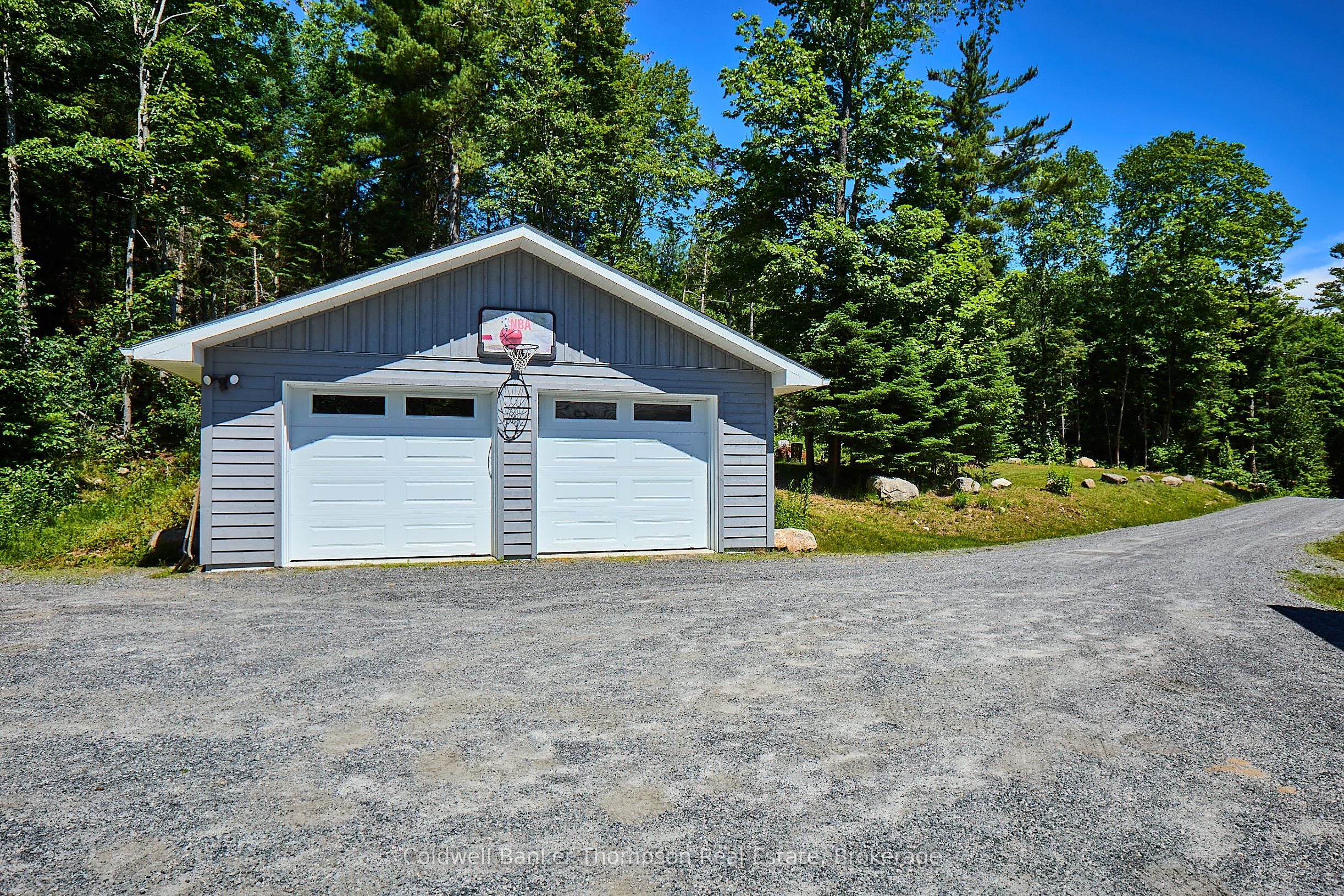575 Britannia Road Property Photo 36