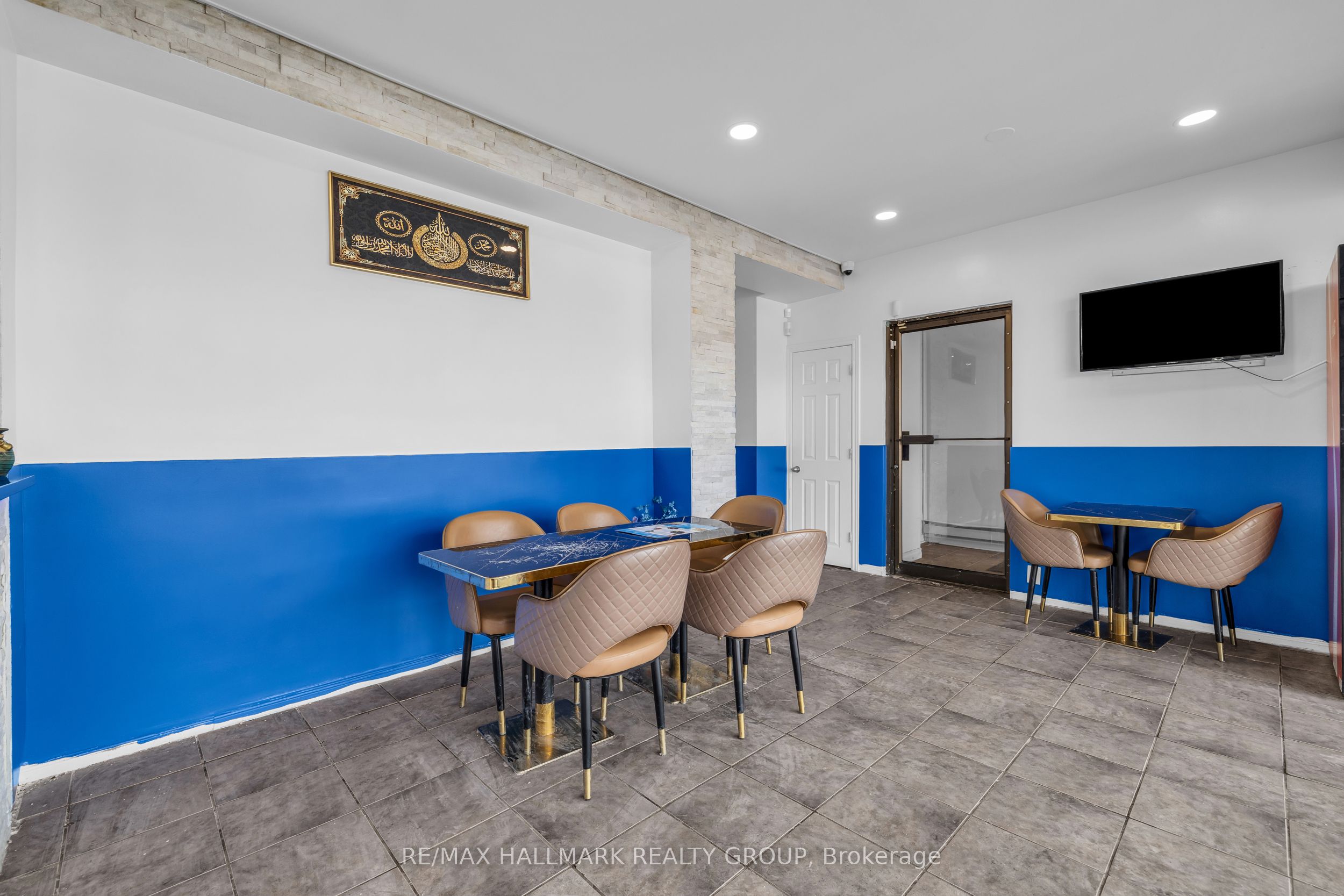 #b - 1489 Merivale Road Property Photo 10
