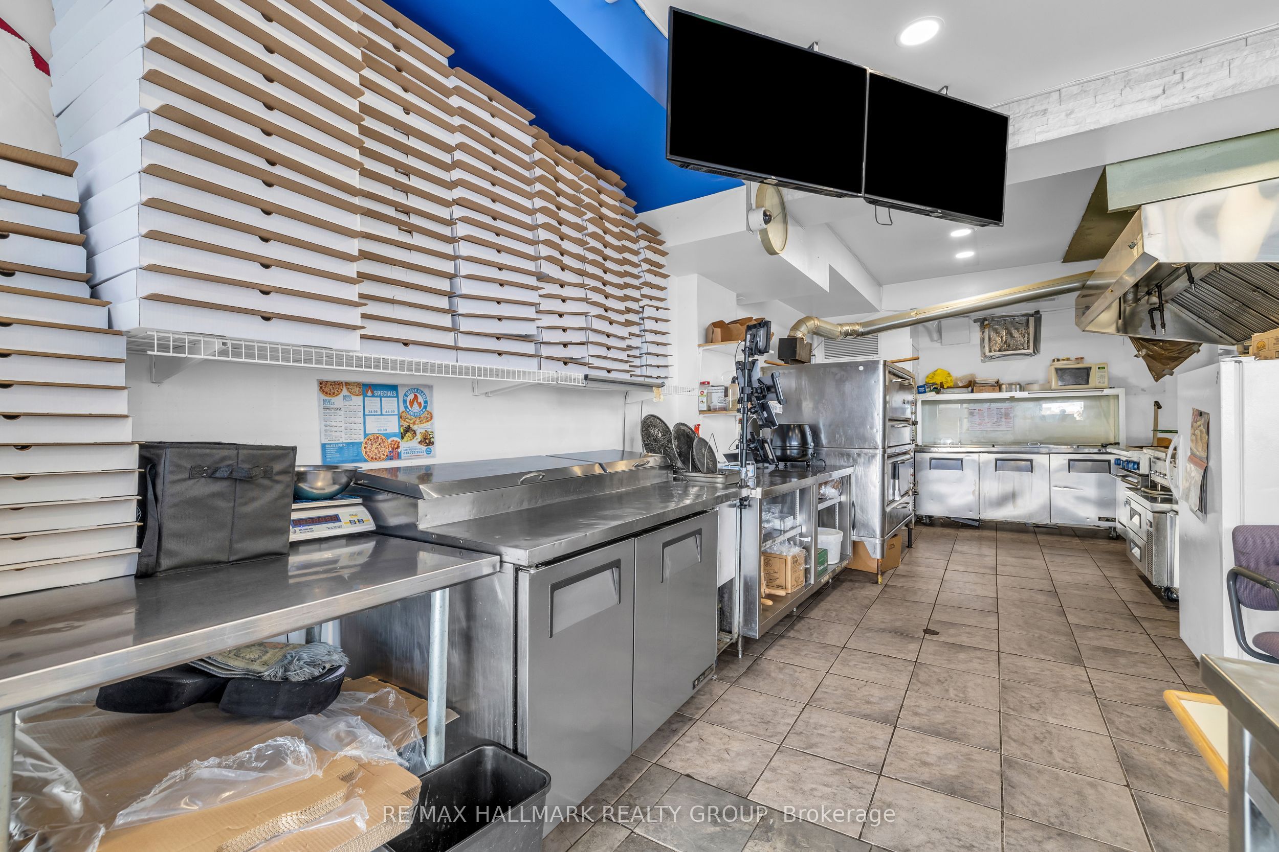 #b - 1489 Merivale Road Property Photo 18