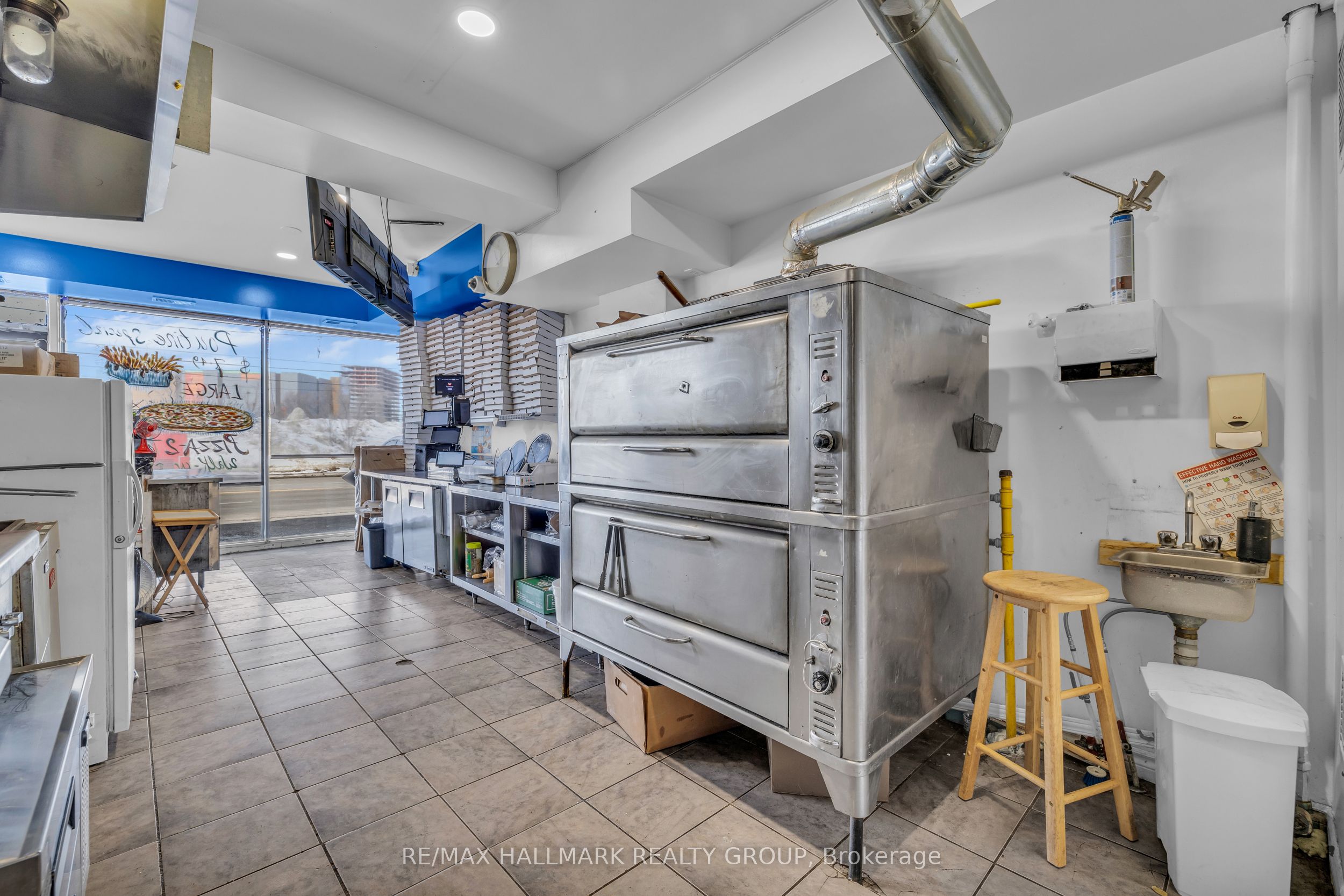#b - 1489 Merivale Road Property Photo 21