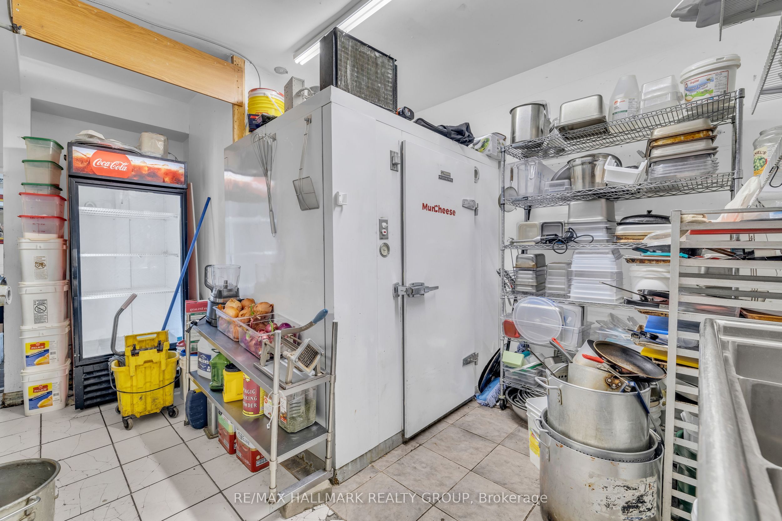 #b - 1489 Merivale Road Property Photo 24