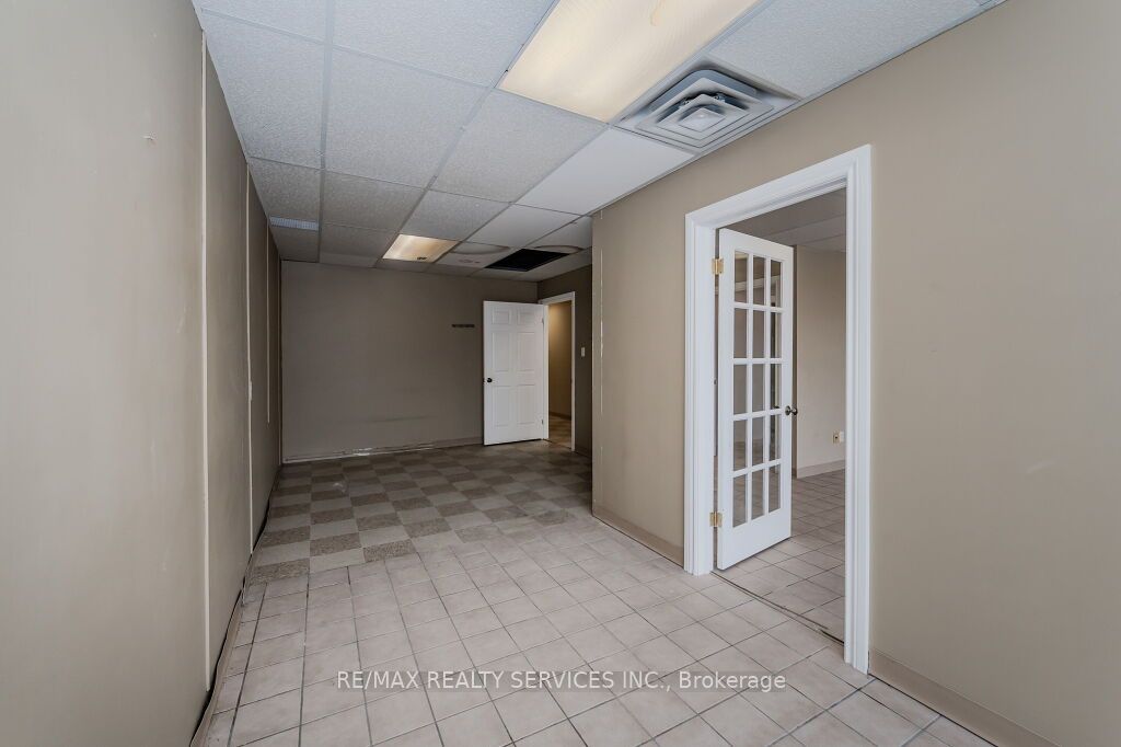 #2 - 3590 Lobsinger Line Property Photo 6