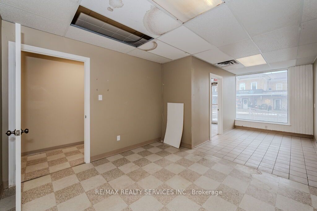 #2 - 3590 Lobsinger Line Property Photo 7