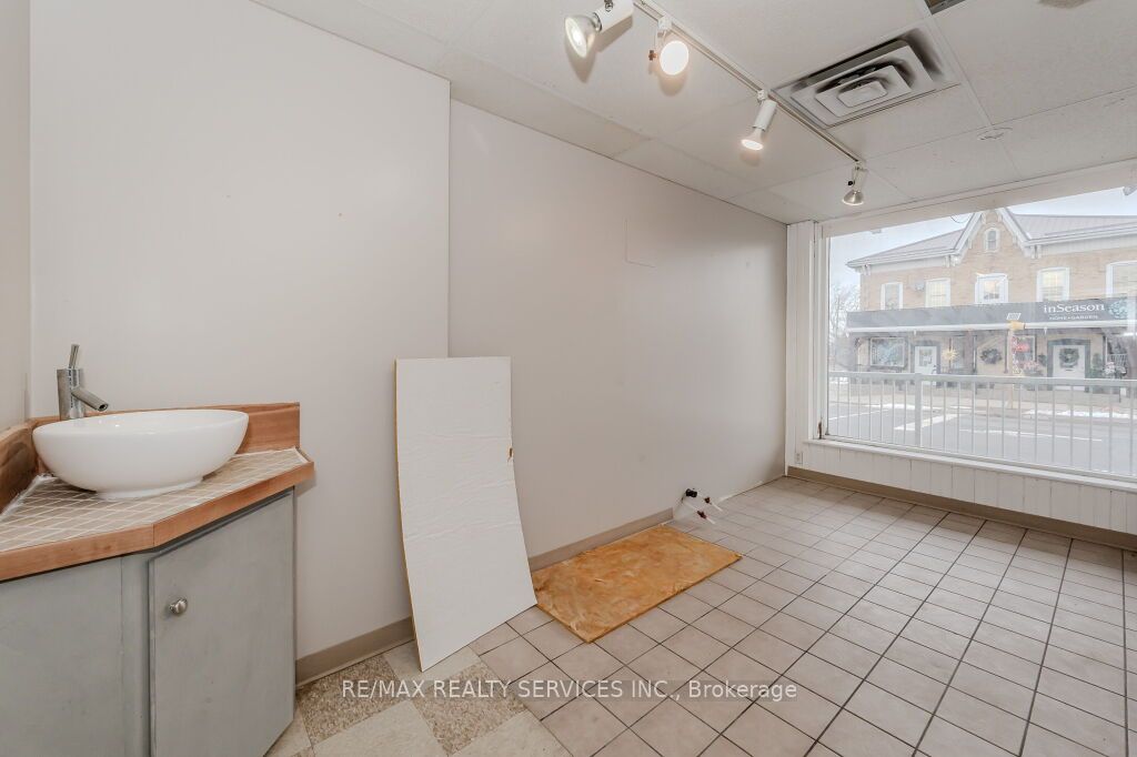 #2 - 3590 Lobsinger Line Property Photo 8