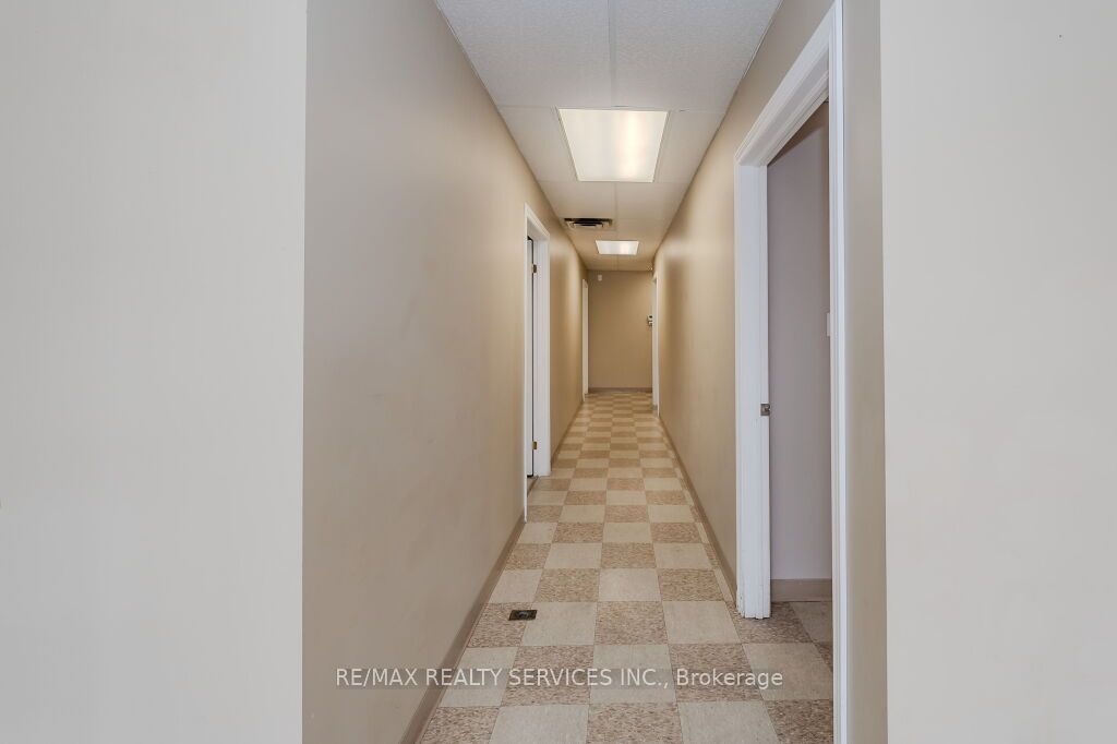 #2 - 3590 Lobsinger Line Property Photo 12