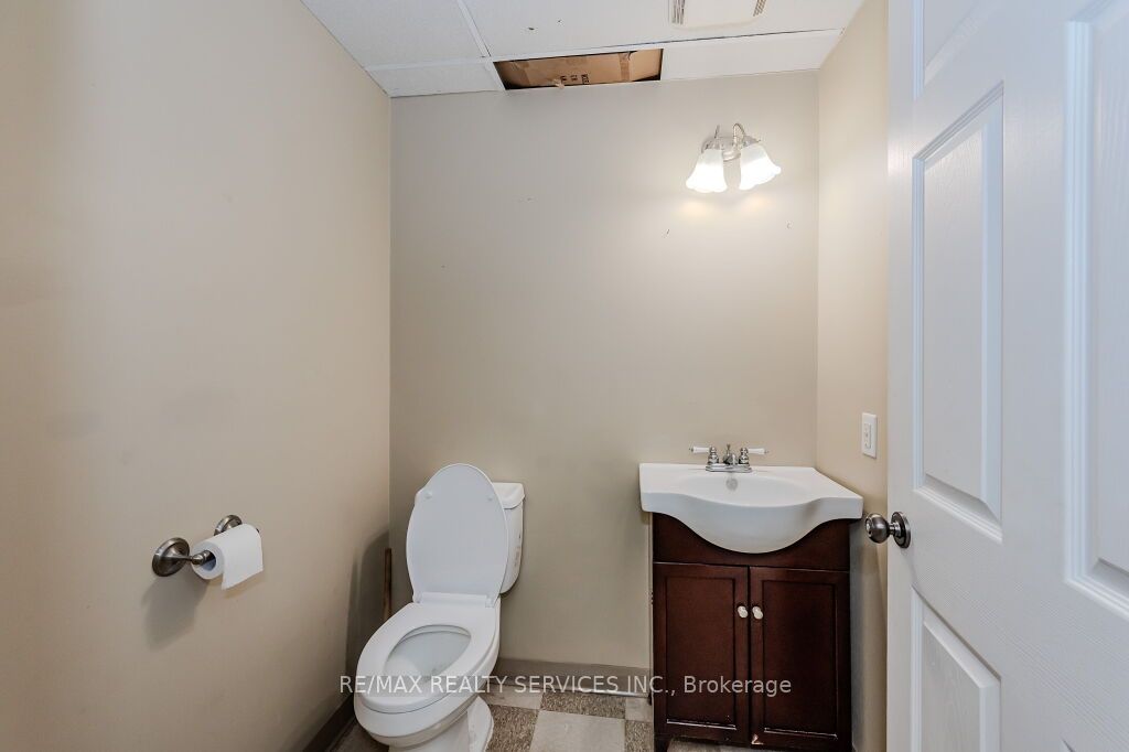 #2 - 3590 Lobsinger Line Property Photo 14