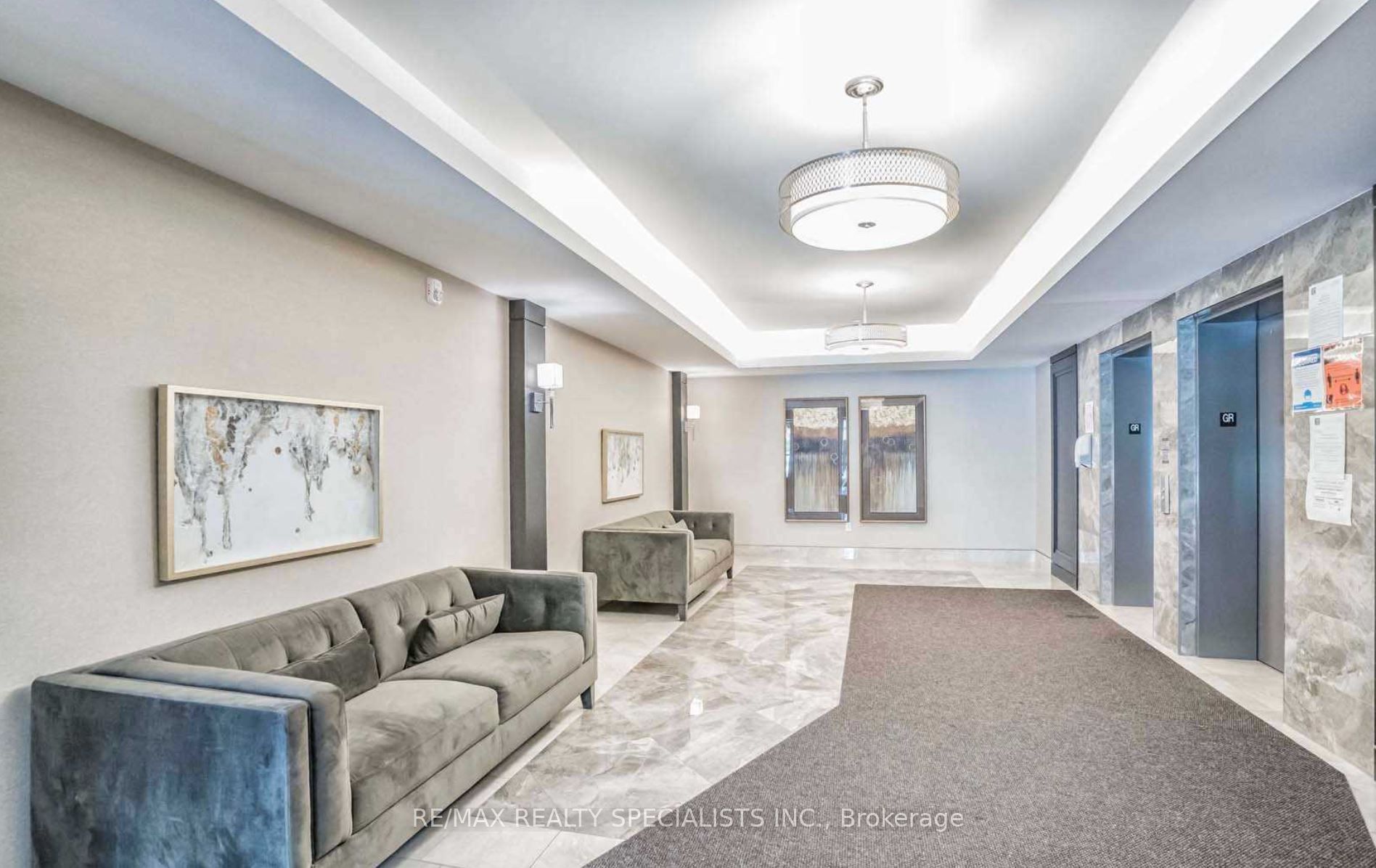 #332 - 101 Shoreview Place Property Photo 2