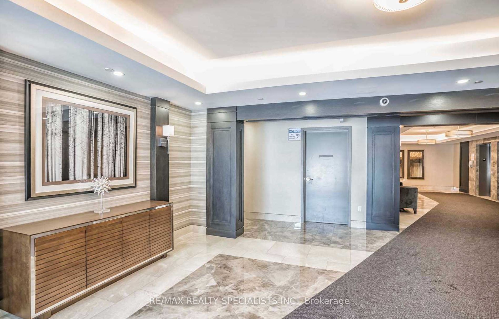 #332 - 101 Shoreview Place Property Photo 3