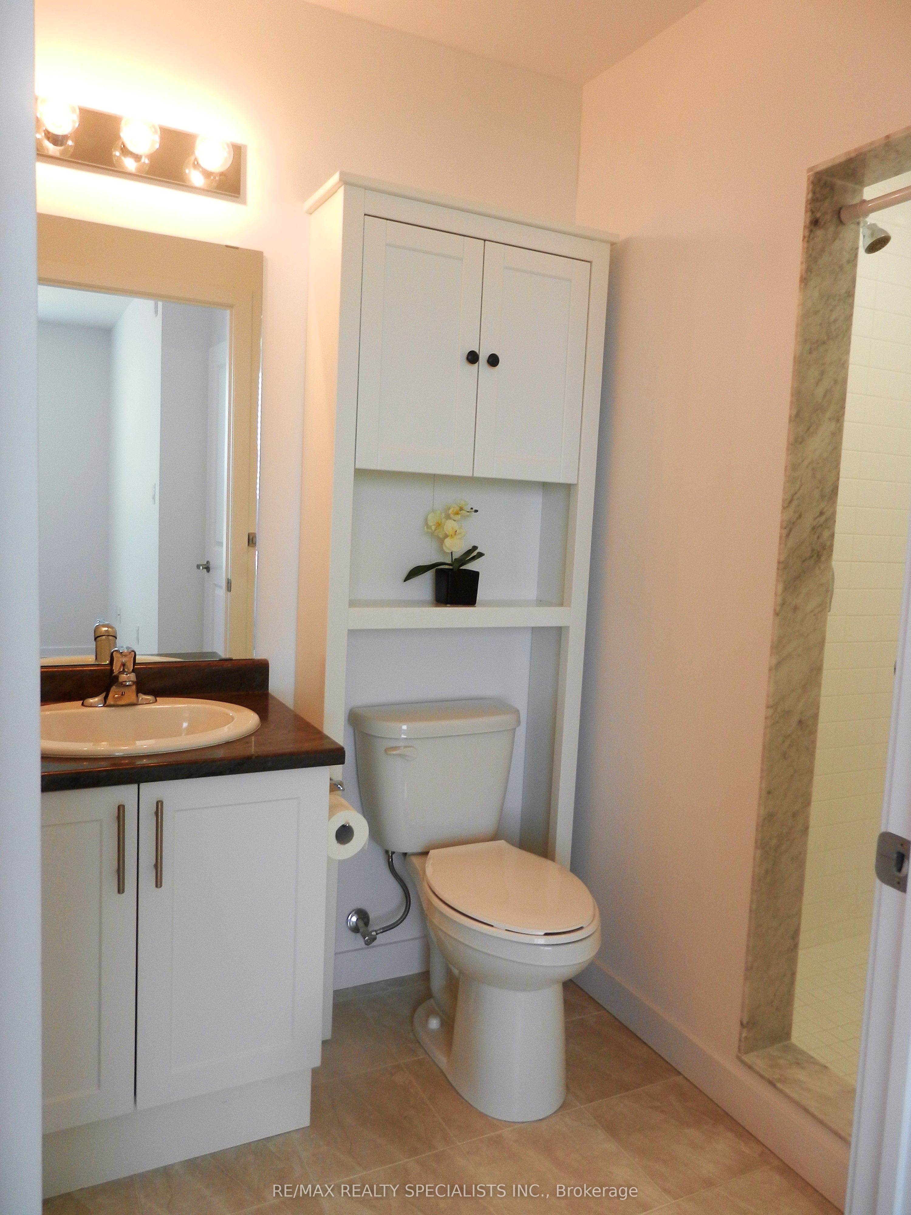 #332 - 101 Shoreview Place Property Photo 12