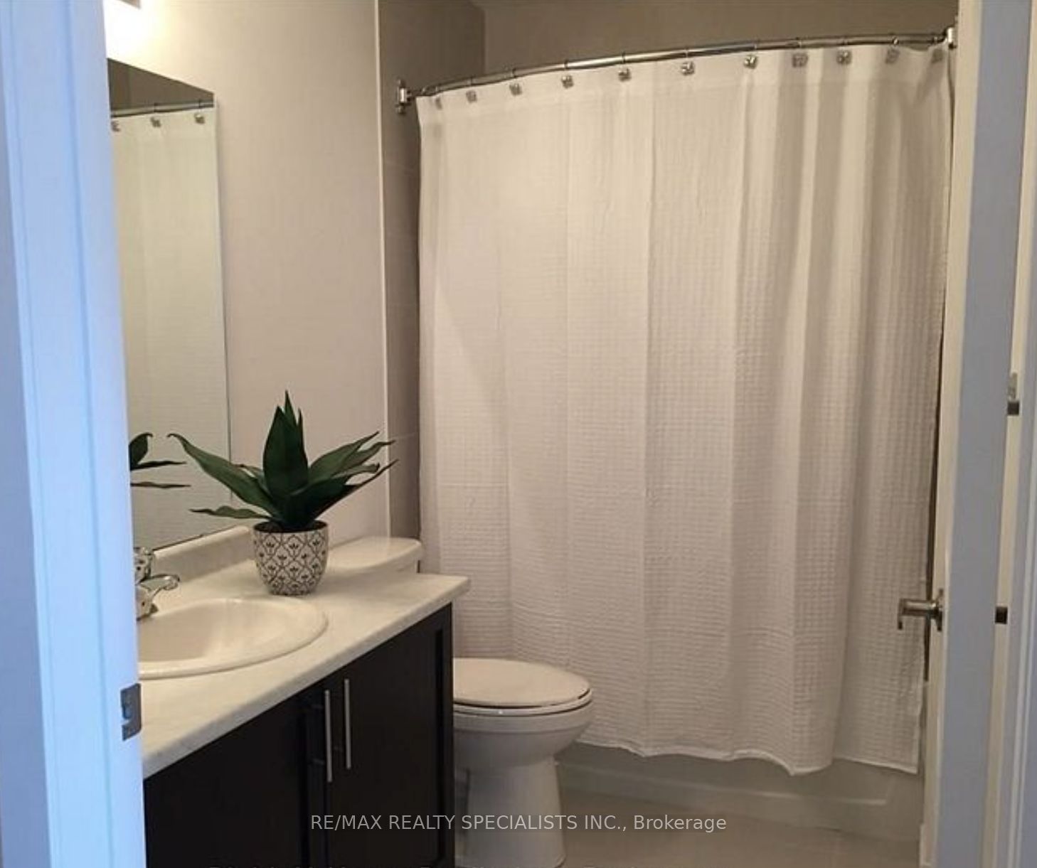 #332 - 101 Shoreview Place Property Photo 13