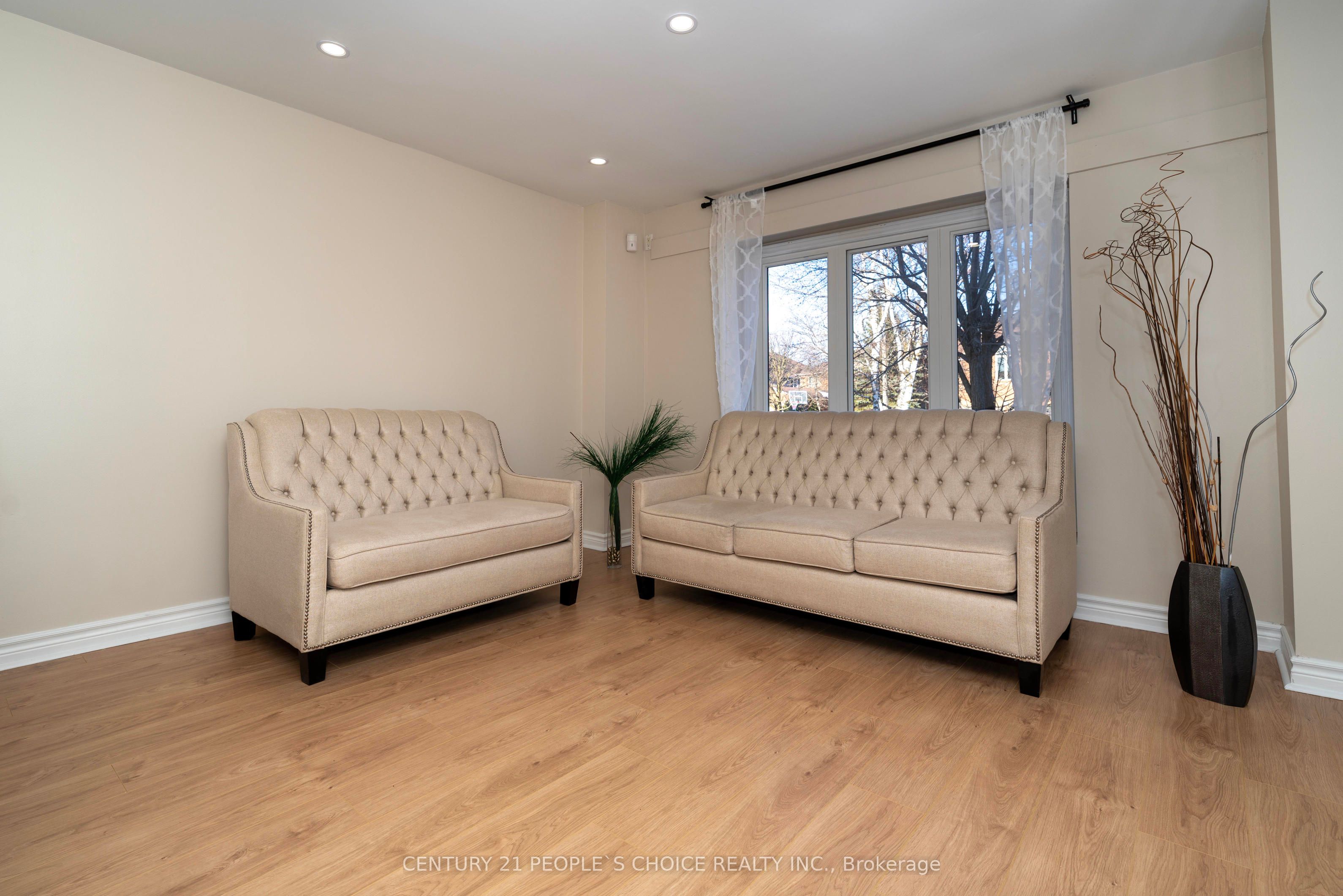 18 Falcon Court Property Photo 4