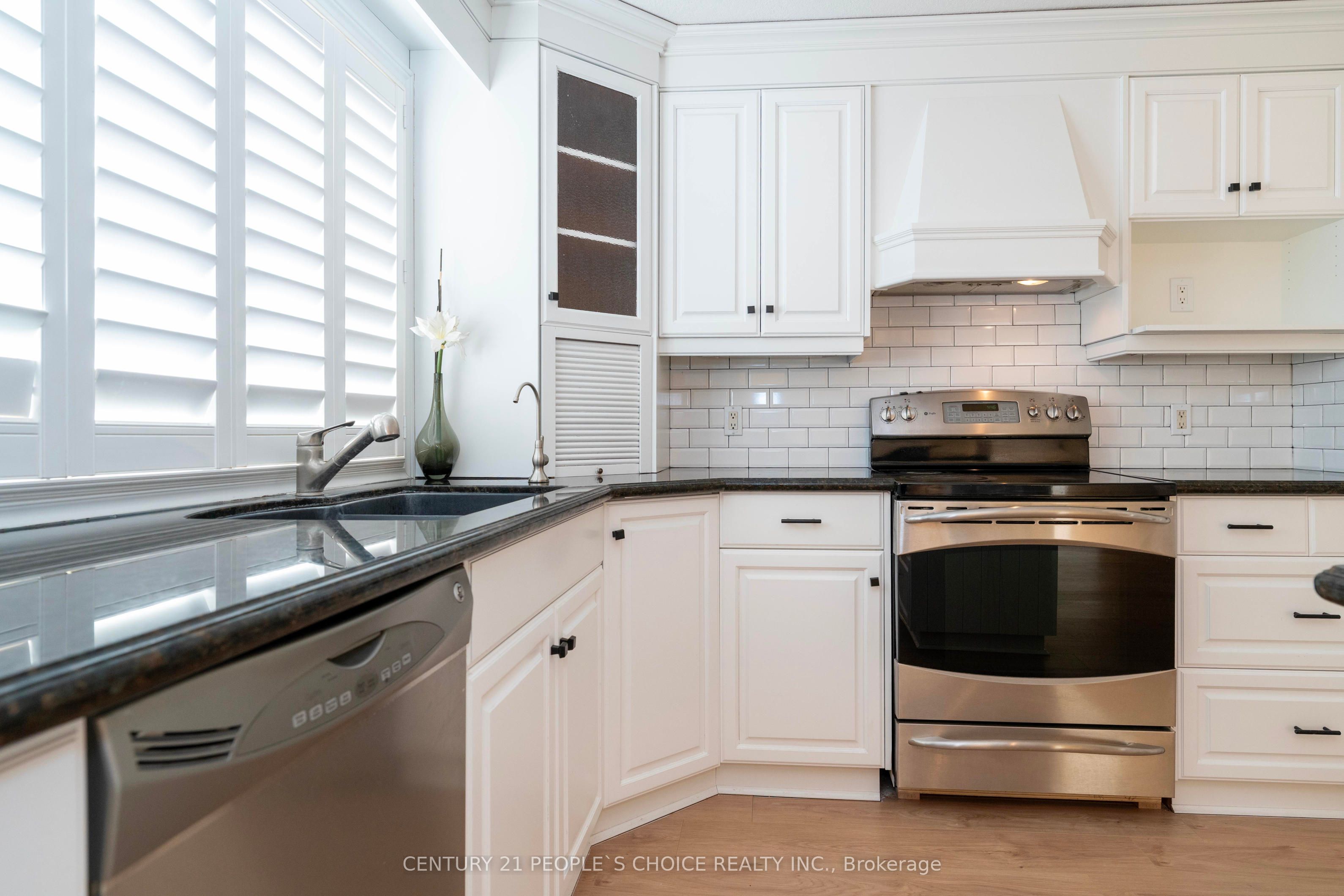 18 Falcon Court Property Photo 7