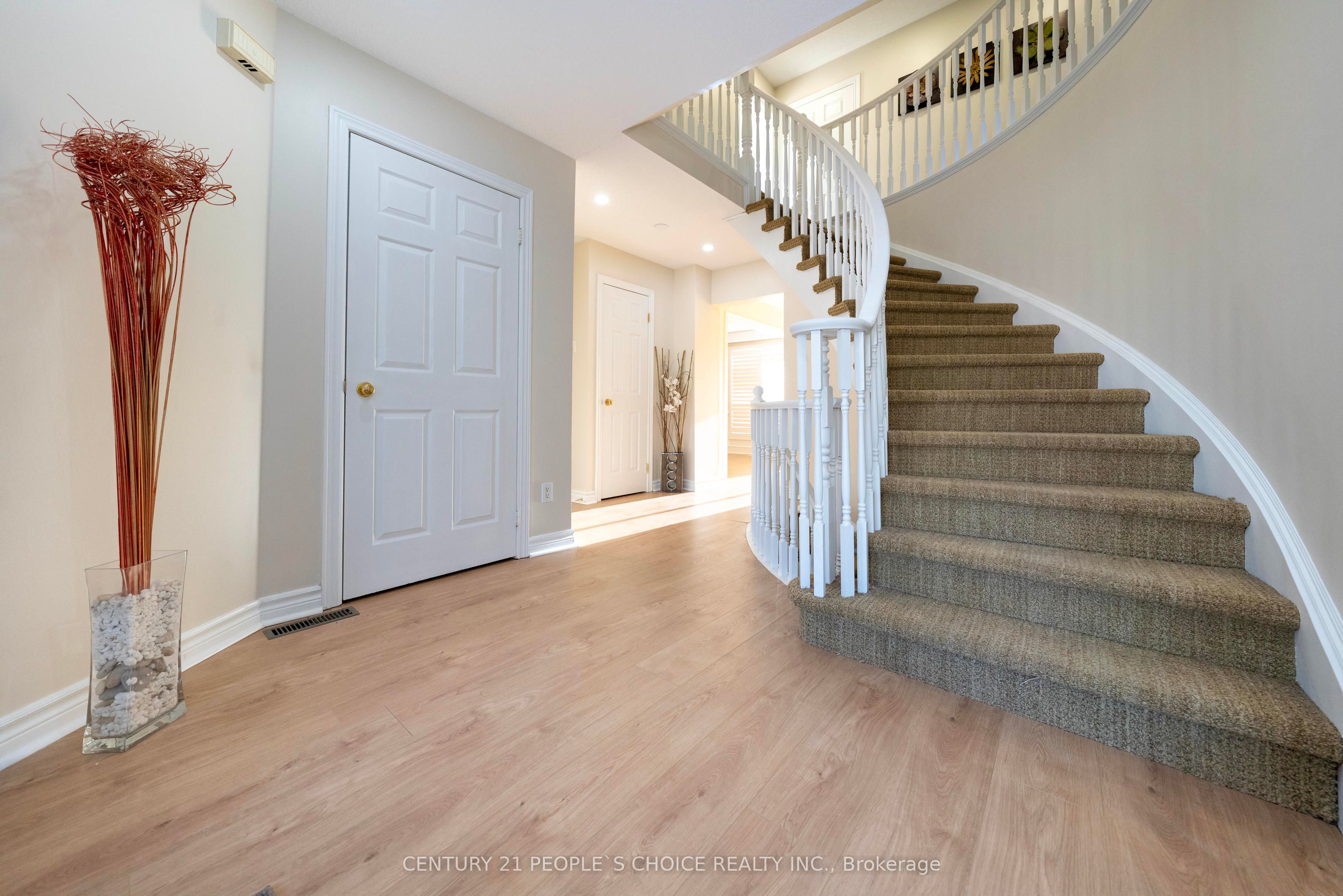 18 Falcon Court Property Photo 13