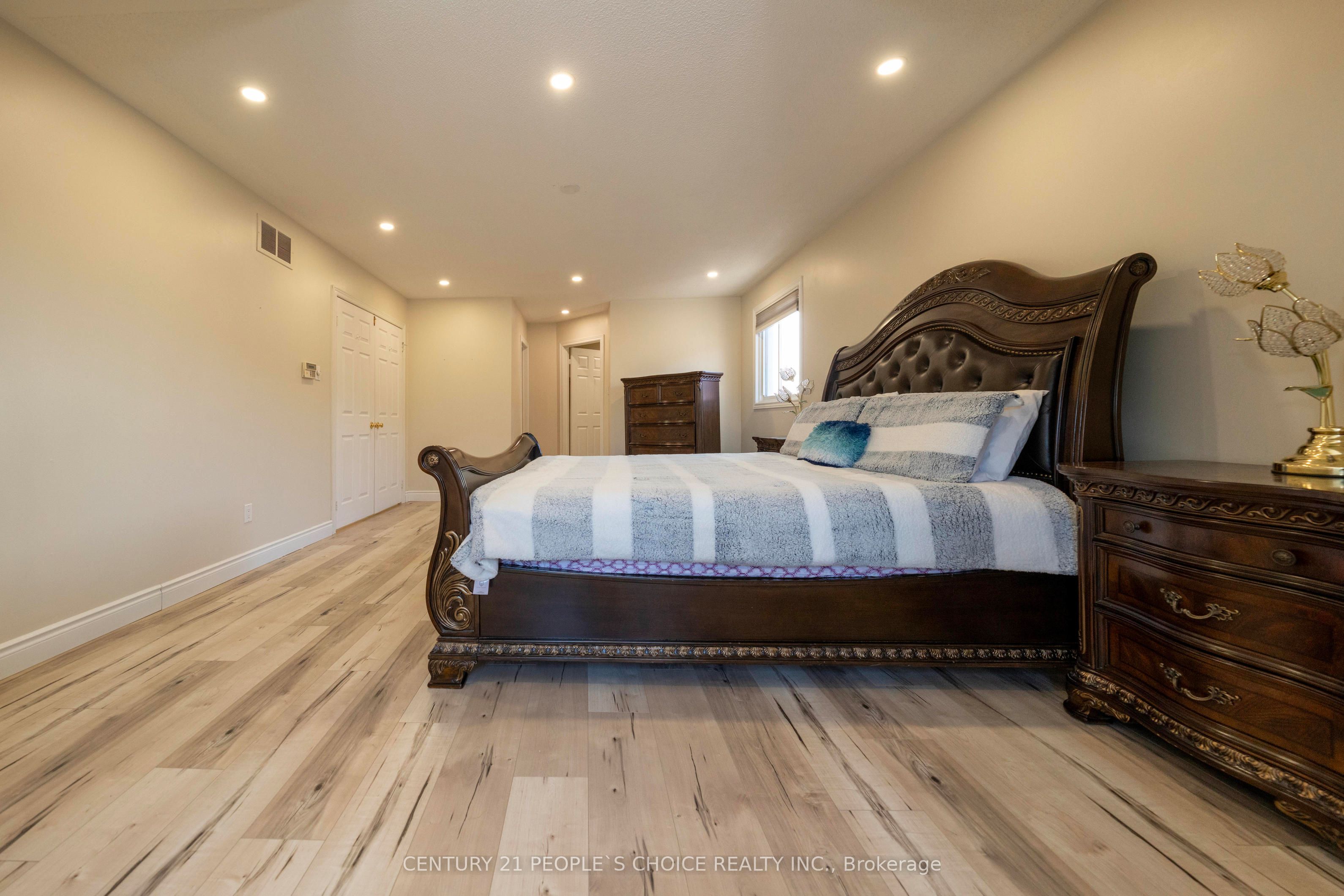 18 Falcon Court Property Photo 18