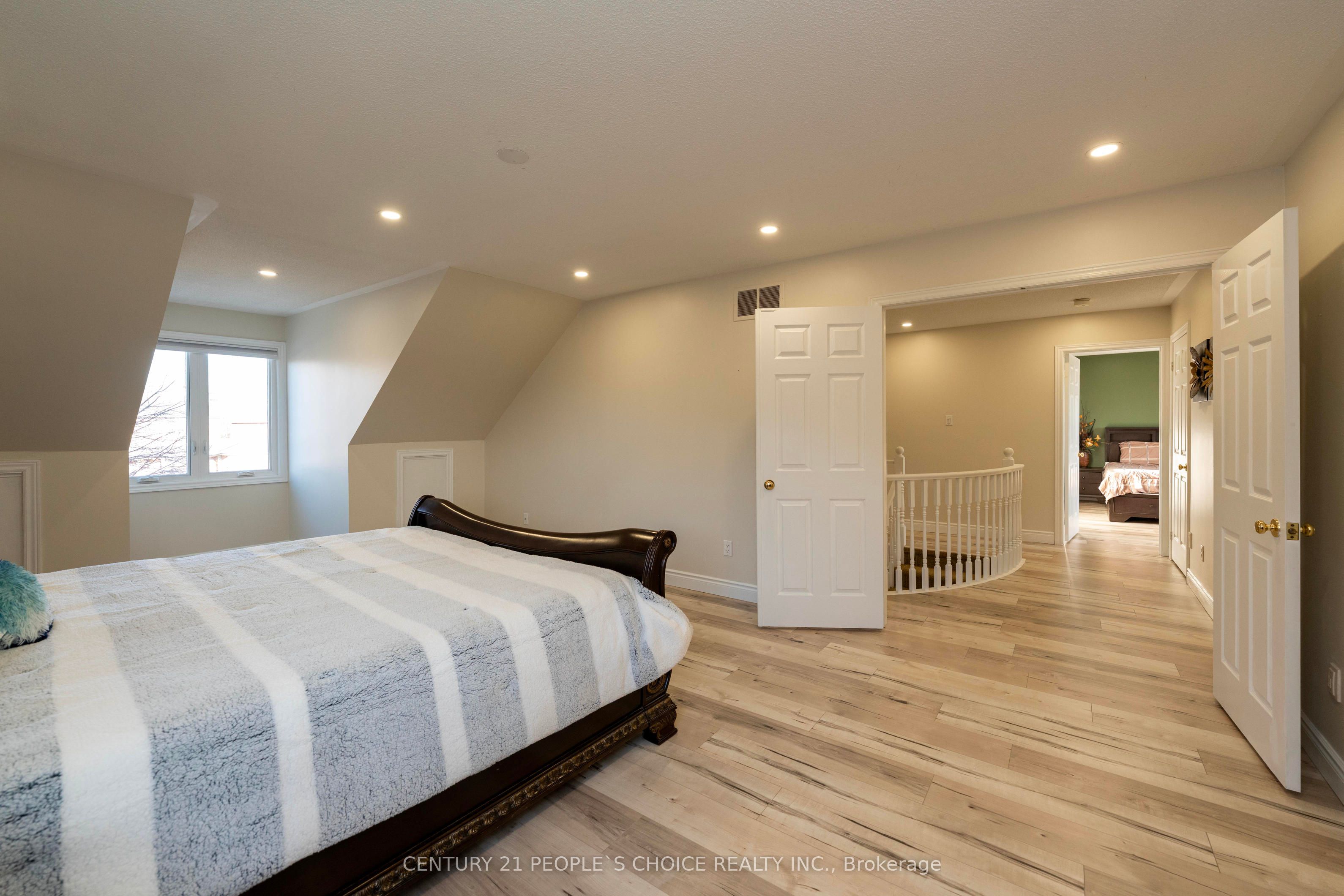 18 Falcon Court Property Photo 23