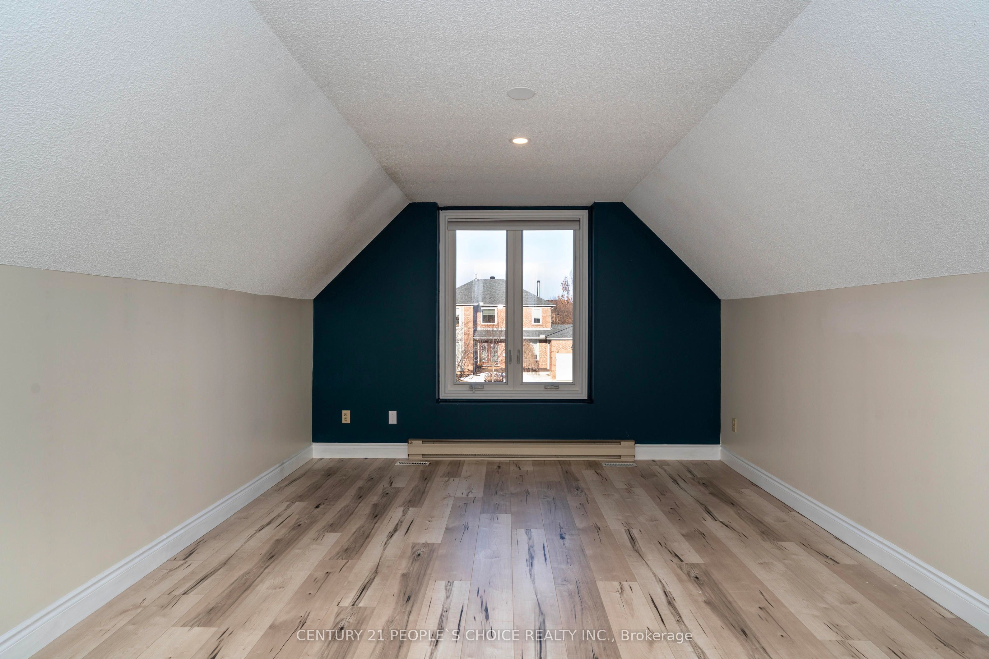 18 Falcon Court Property Photo 27