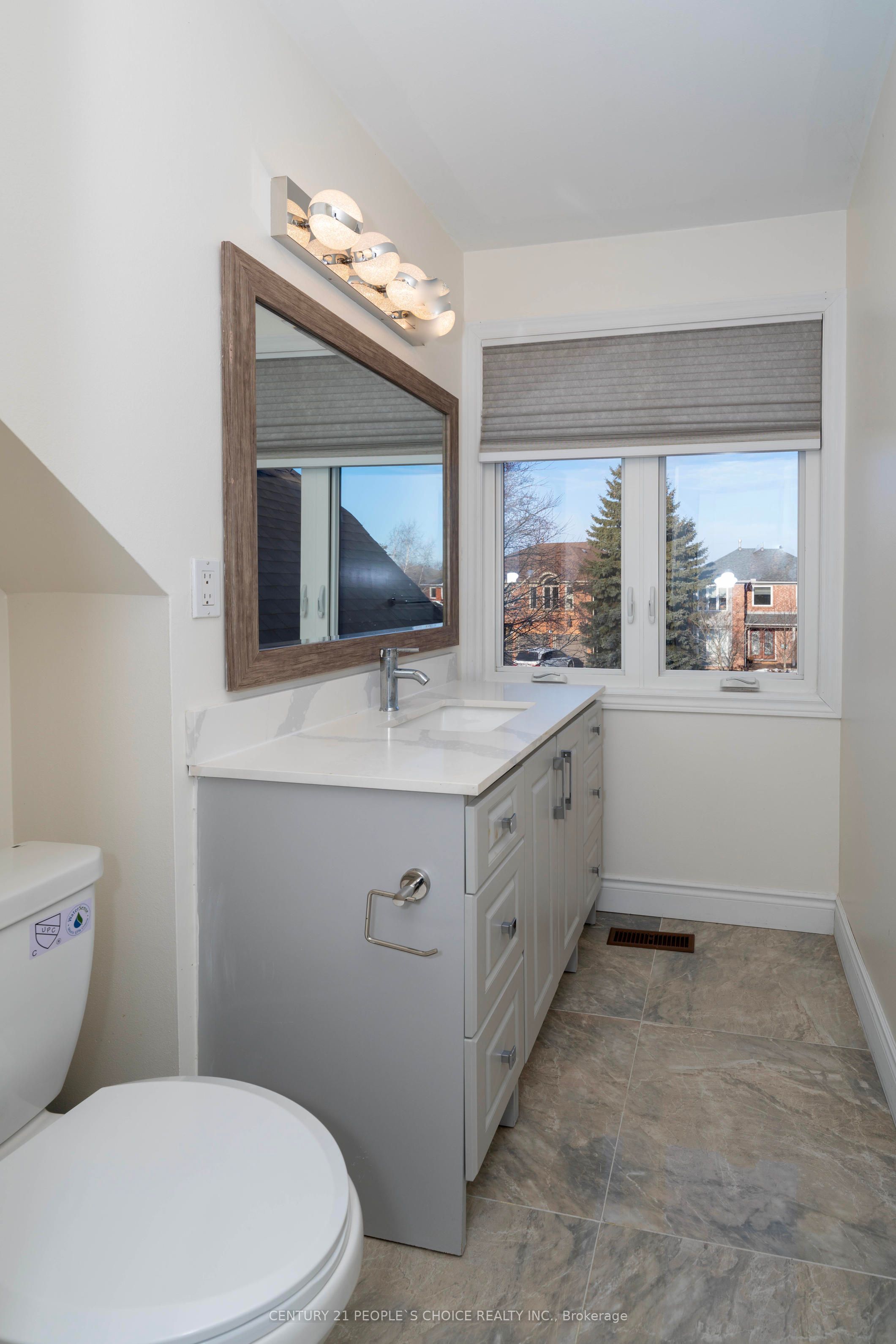 18 Falcon Court Property Photo 28