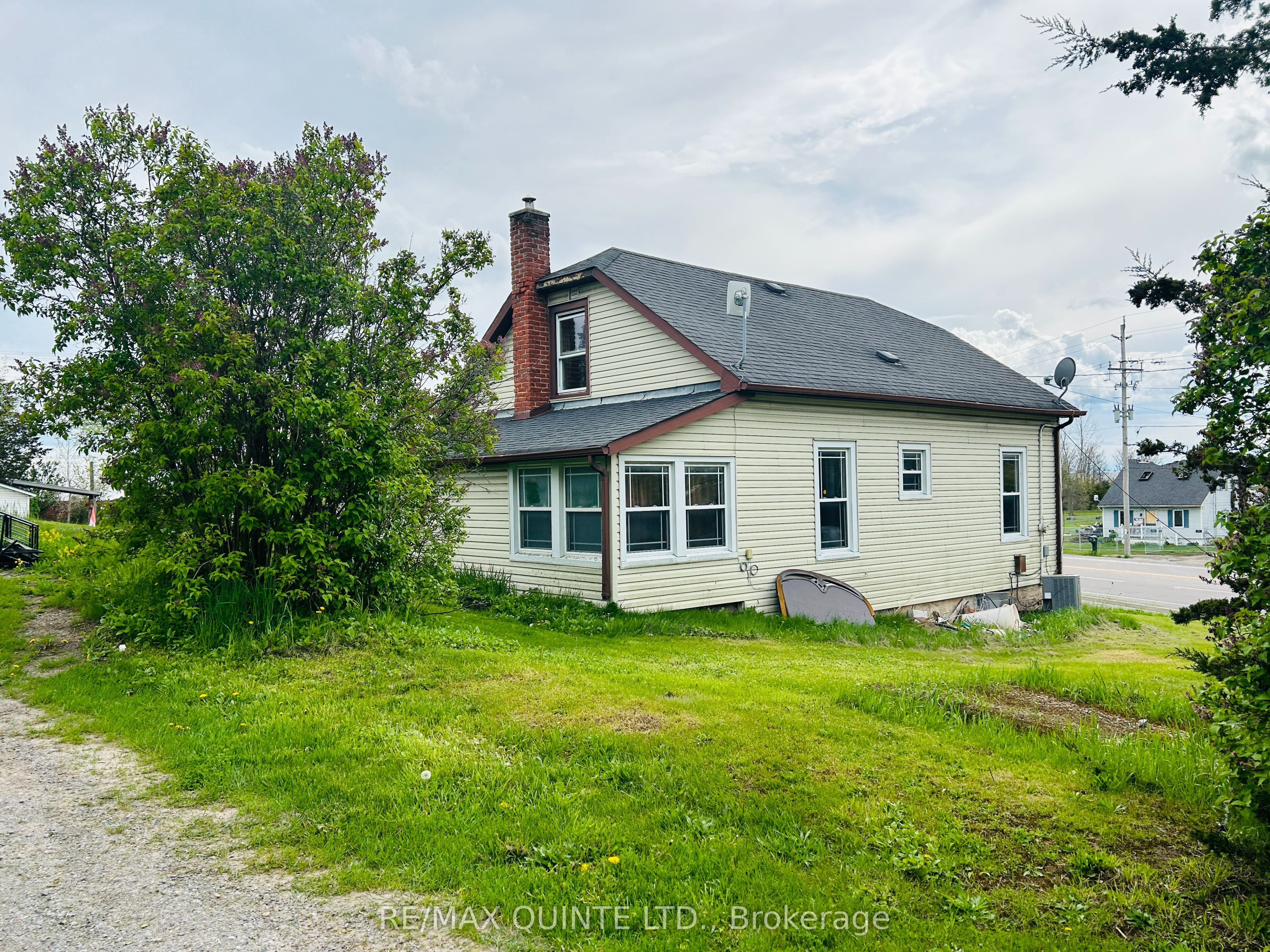 1156 Hwy 37 Property Photo