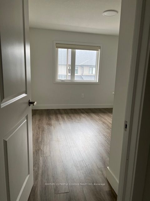 #31 - 3635 Southbridge Avenue Property Photo 20