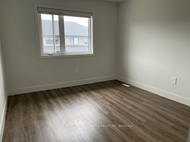 #31 - 3635 Southbridge Avenue Property Photo 22