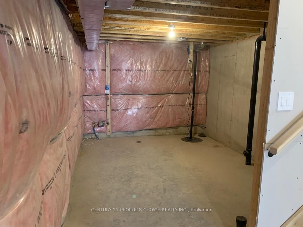 #31 - 3635 Southbridge Avenue Property Photo 29