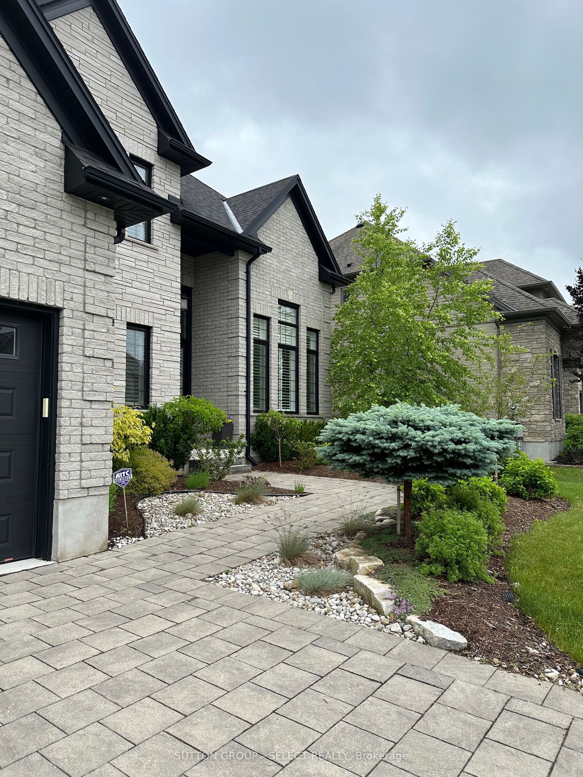 2142 Callingham Drive Property Photo 4