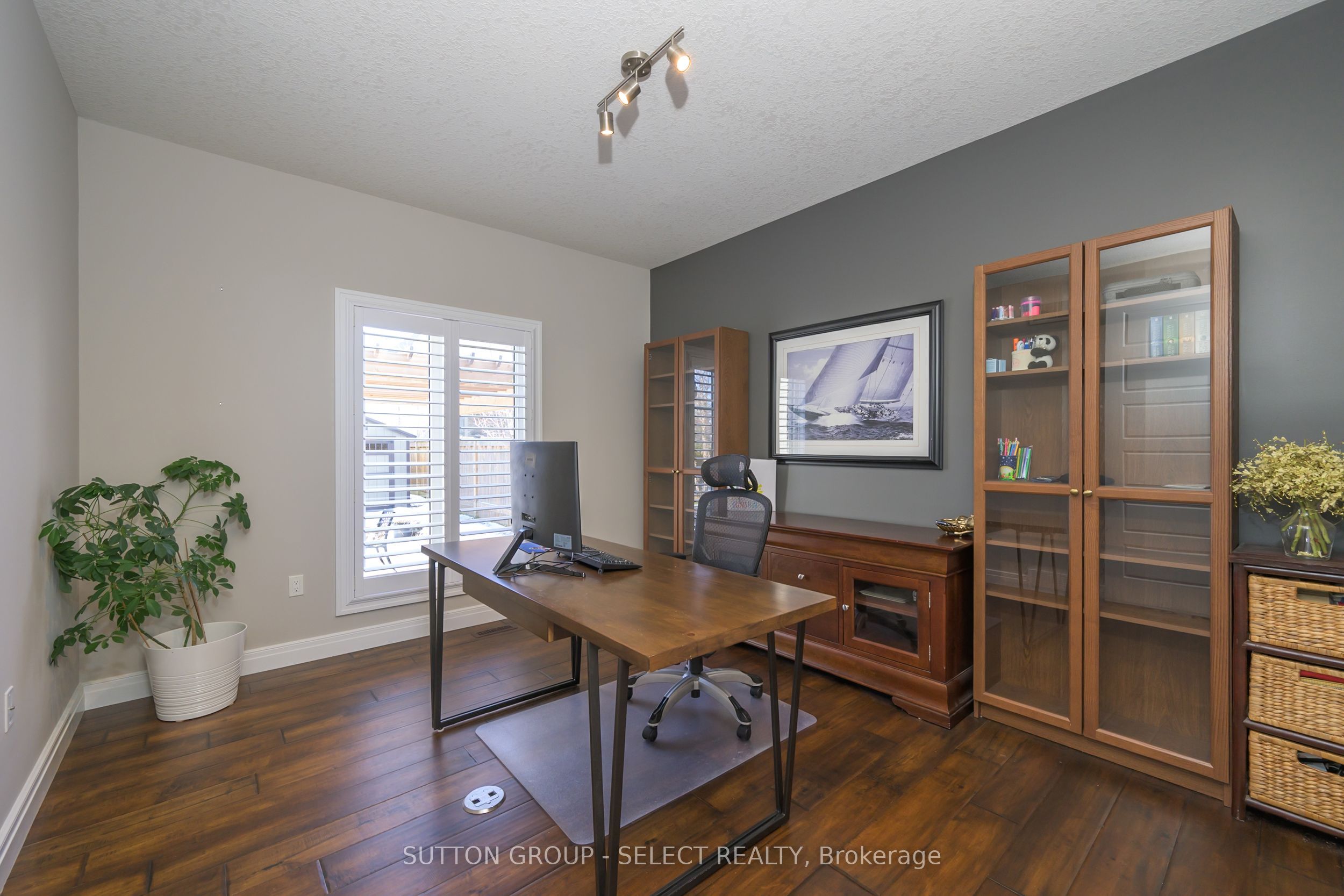 2142 Callingham Drive Property Photo 24