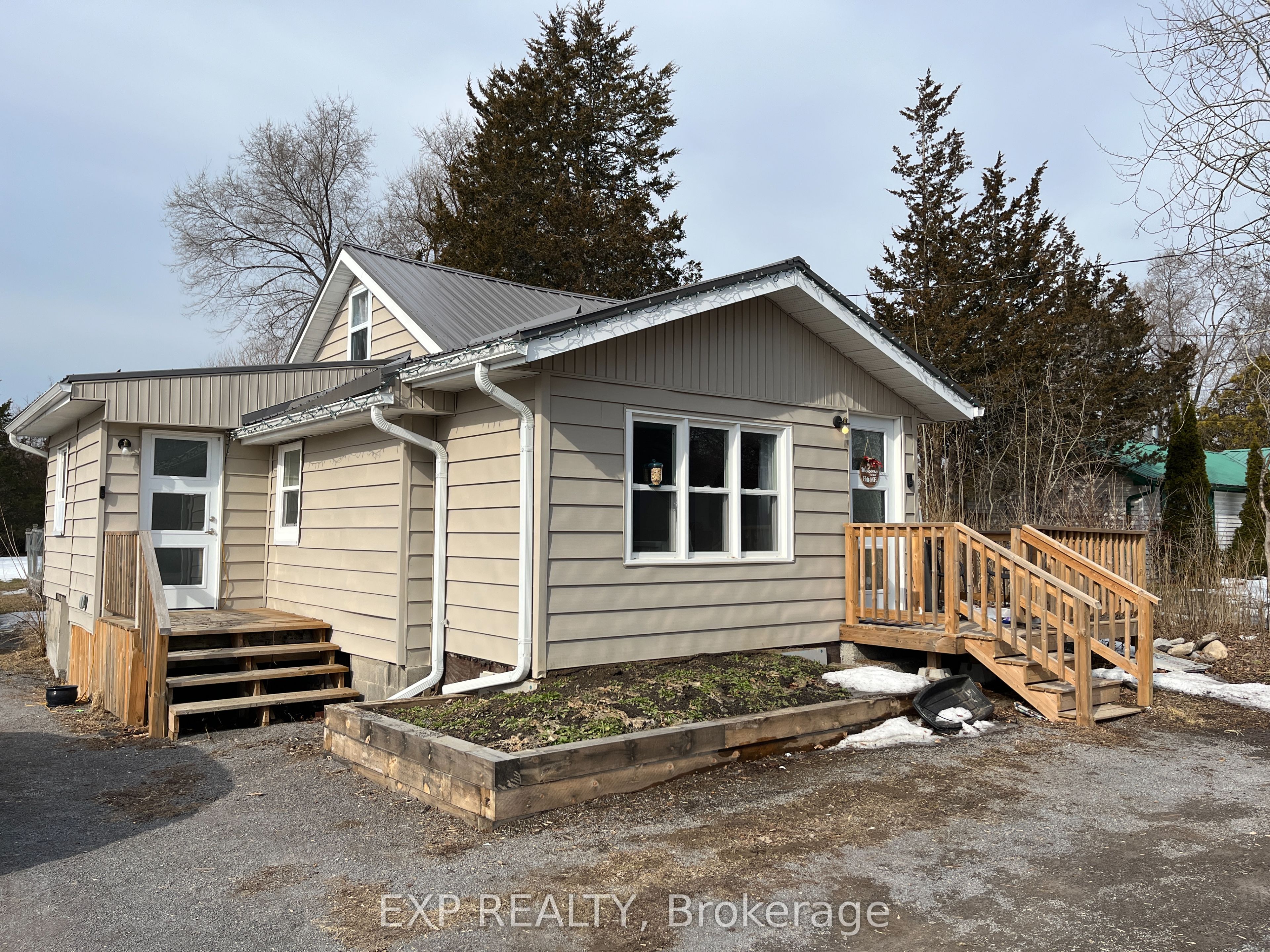 22166 Loyalist Parkway Property Photo