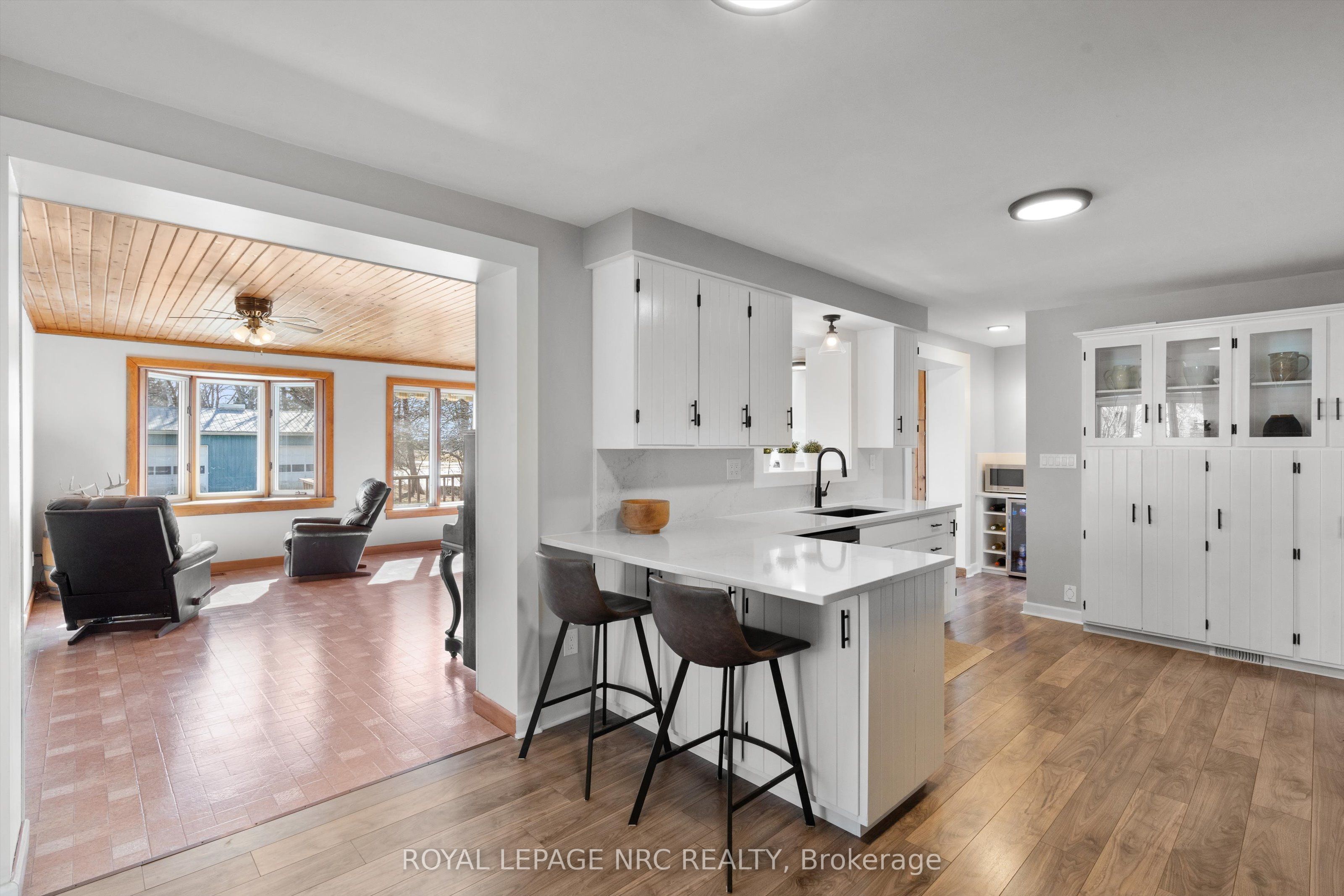 322 Foss Road Property Photo 6